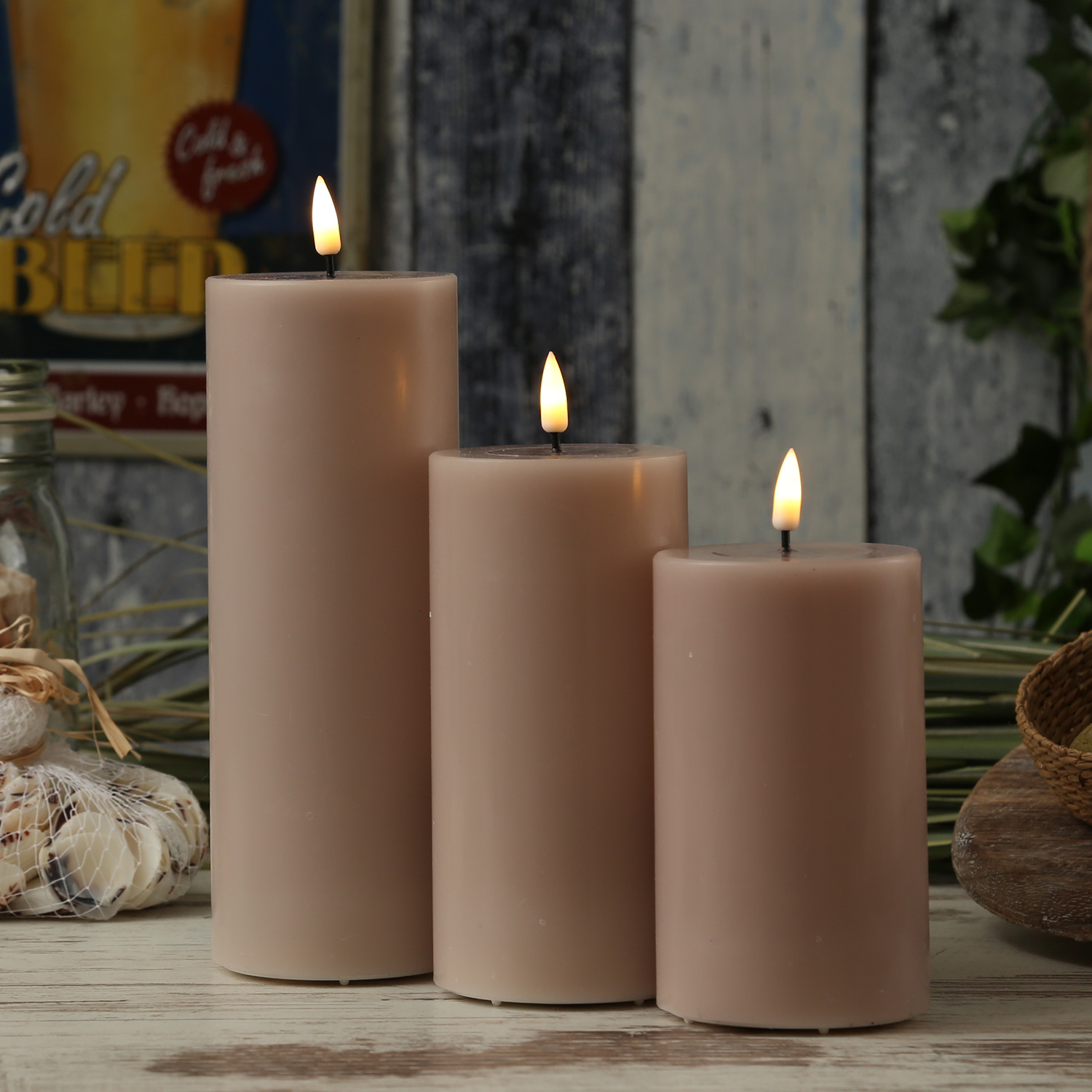 LED Stumpenkerze MIA - Echtwachs - realistische 3D Flamme - H: 12,5cm - D: 7,5cm - altrosa LED Stumpenkerze MIA - Echtwachs - realistische 3D Flamme - H: 12,5cm - D: 7,5cm - altrosa