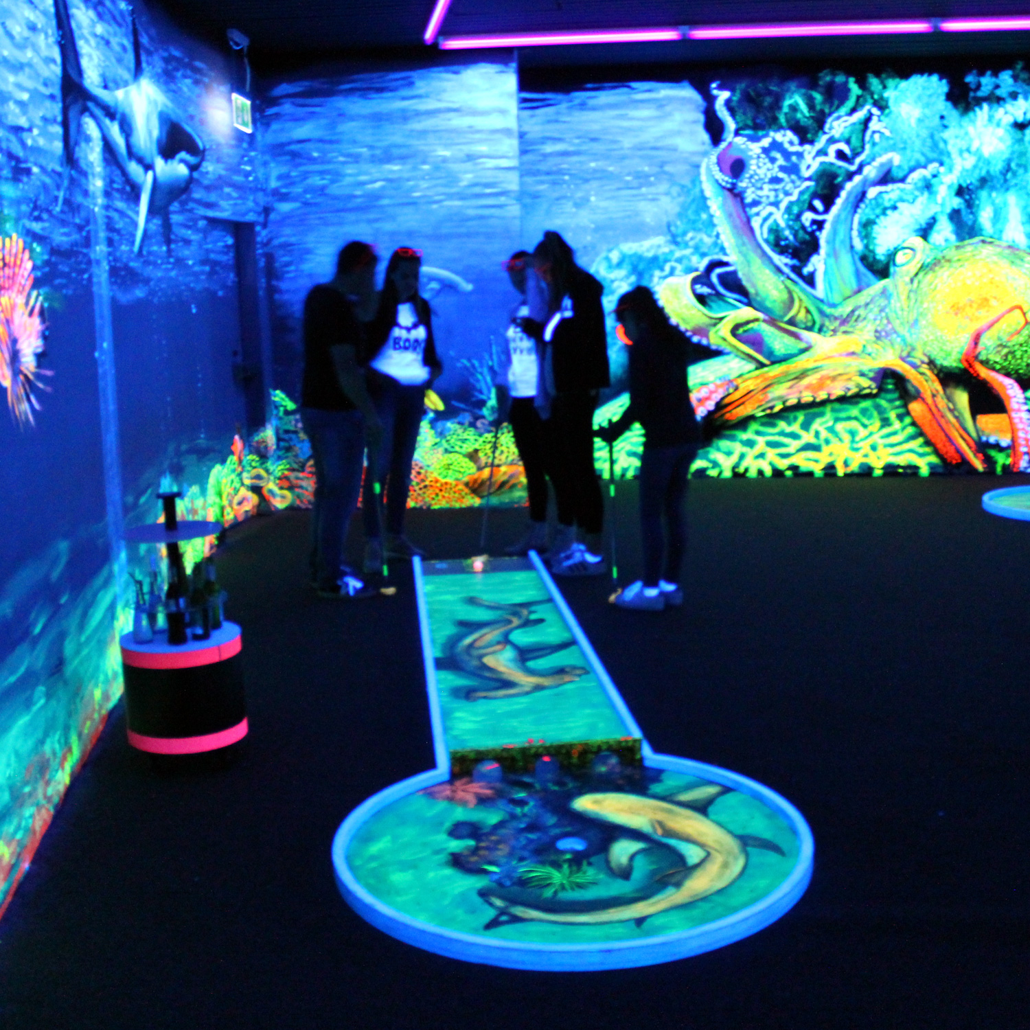 Schwarzlichtleiste LED BAR-18 UV 18x3W - 100cm 80° Abstrahlwinkel Schwarzlichtleiste LED BAR-18 UV 18x3W - 100cm 80° Abstrahlwinkel