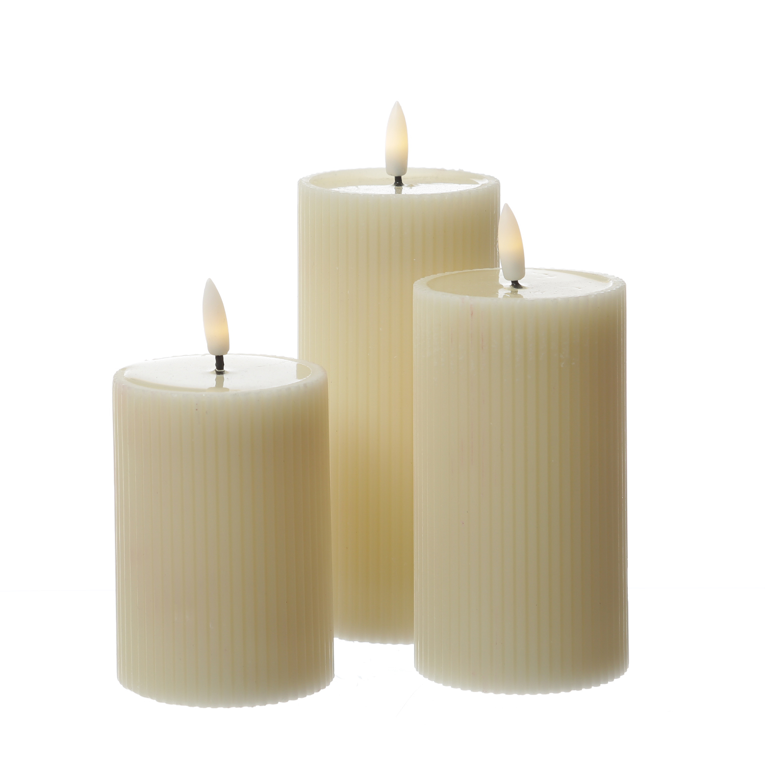 LED Kerze LIV - gerillt - Echtwachs - warmweiße 3D Flamme - H: 18cm - D: 7cm - Timer - creme