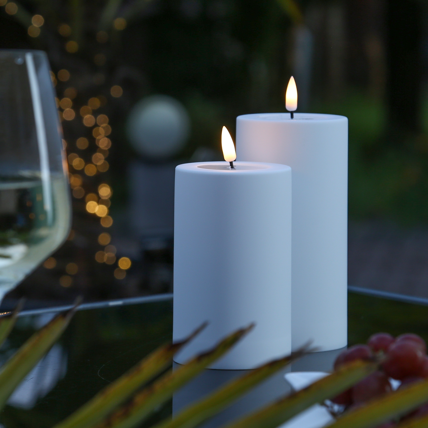 LED Stumpenkerze MIA - Kunststoff - realistische 3D Flamme - H: 12,5cm - outdoor - weiß LED Stumpenkerze MIA - Kunststoff - realistische 3D Flamme - H: 12,5cm - outdoor - weiß