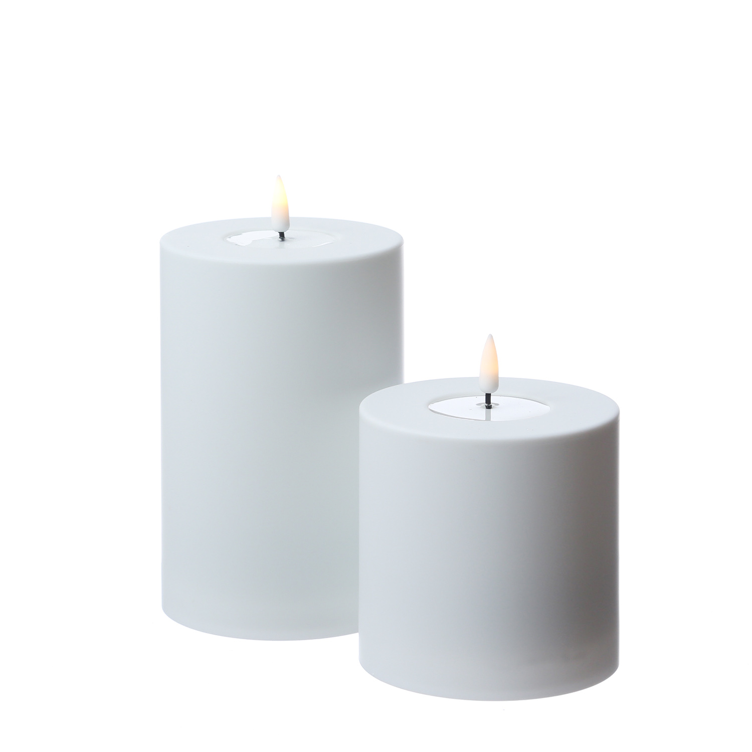 LED Stumpenkerze MIA - Kunststoff - realistische 3D Flamme - H: 15cm, D: 10cm - outdoor - weiß