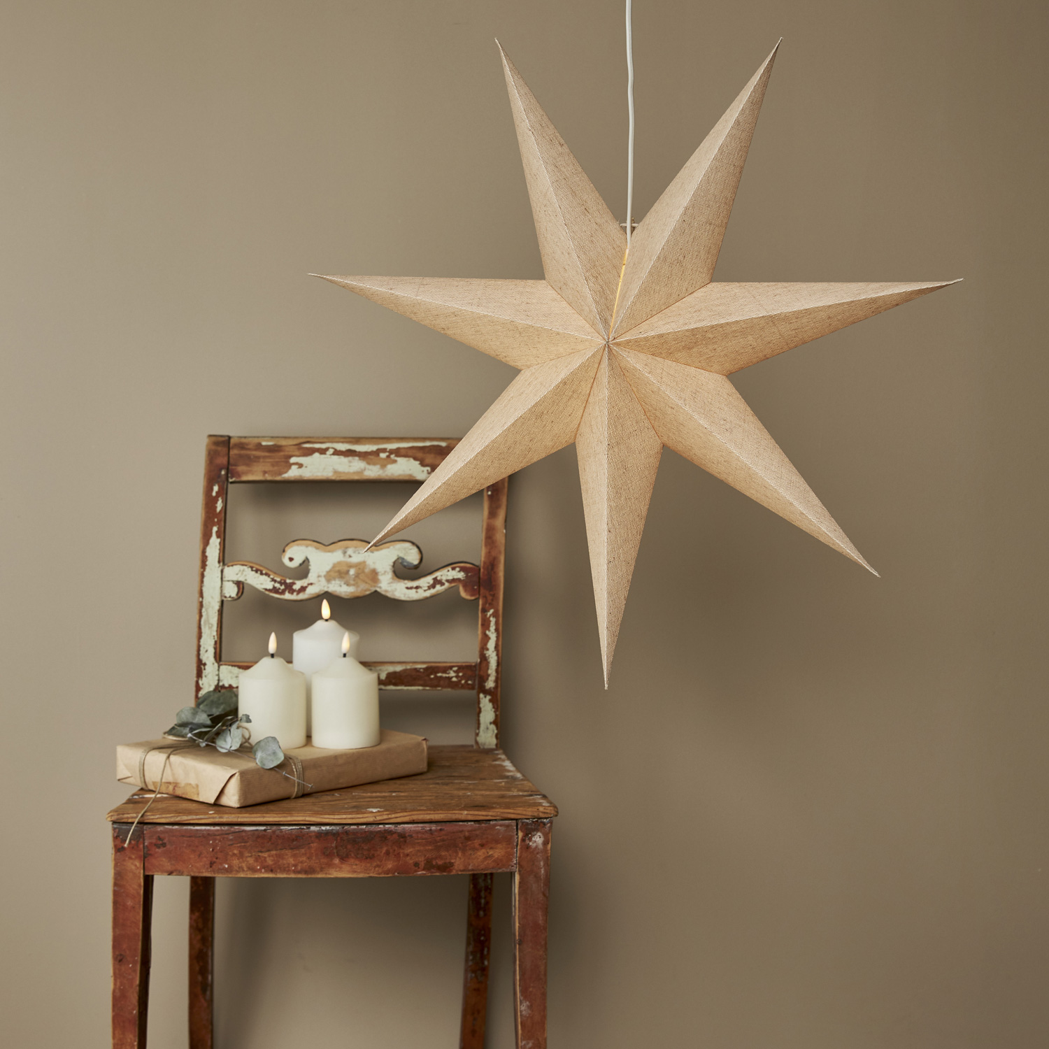 Papierstern COTTON - mit Band und Stoffbezug - hängend - 7-zackig - D: 60cm - beige Papierstern COTTON - mit Band und Stoffbezug - hängend - 7-zackig - D: 60cm - beige