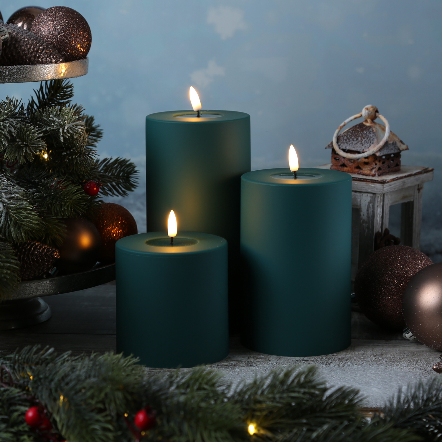 LED Stumpenkerze MIA - Kunststoff - realistische 3D Flamme - H: 15cm - f. Außen - dunkelgrün LED Stumpenkerze MIA - Kunststoff - realistische 3D Flamme - H: 15cm - f. Außen - dunkelgrün