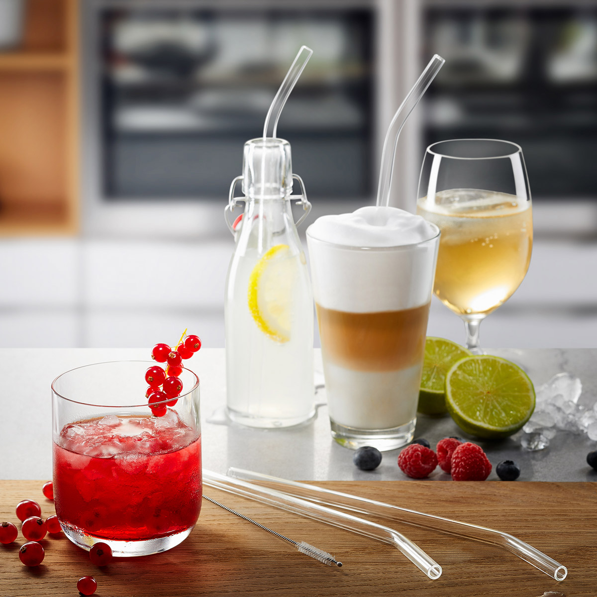 Glastrinkhalme 4er Set FUTURE - 23cm, gebogene Version, transparent - mit Bürste Glastrinkhalme 4er Set FUTURE - 23cm, gebogene Version, transparent - mit Bürste