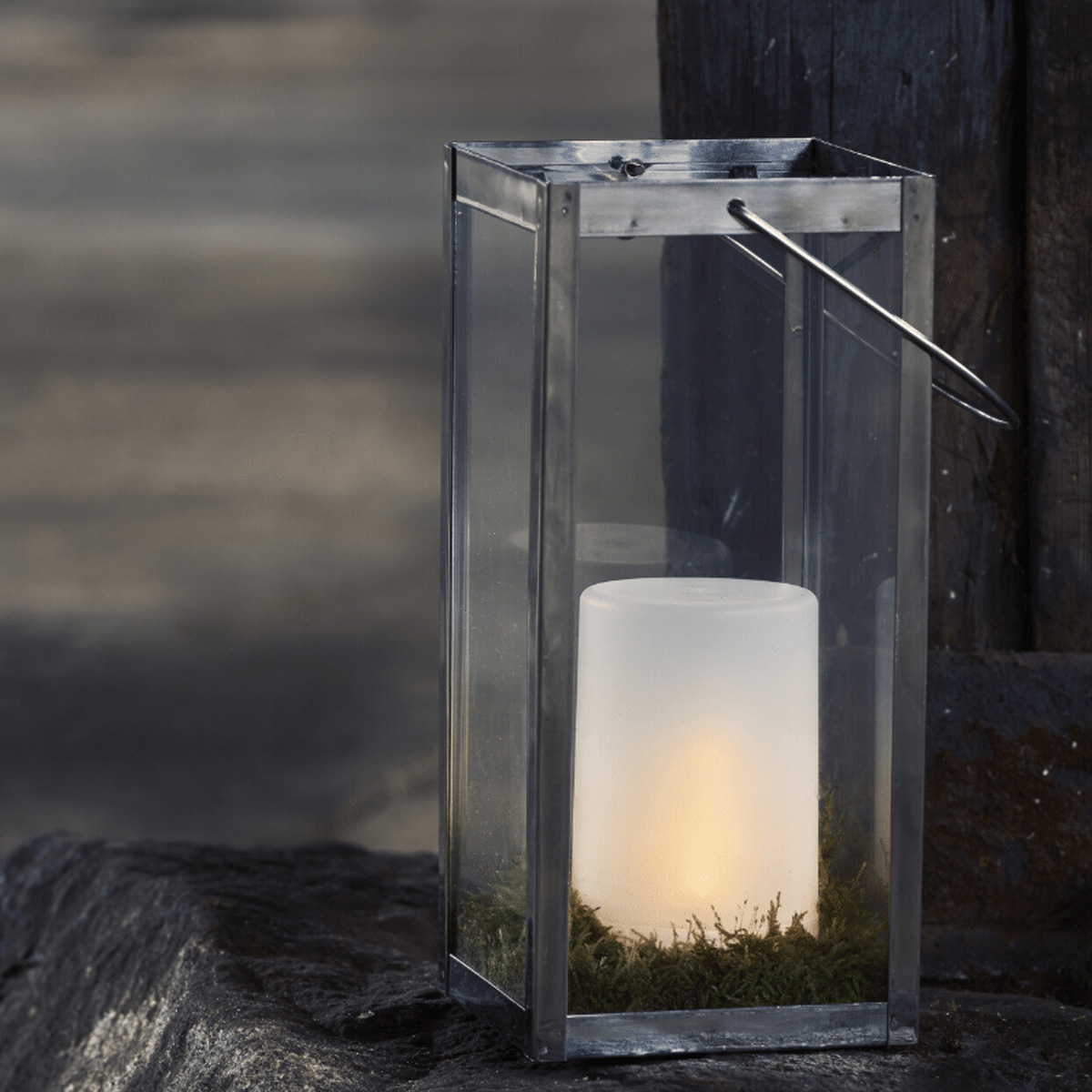 LED Windlicht "Flame" - simuliert brennende Flamme - H: 14,5cm, D: 9cm - Timer - gefrostet - outdoor LED Windlicht "Flame" - simuliert brennende Flamme - H: 14,5cm, D: 9cm - Timer - gefrostet - outdoor