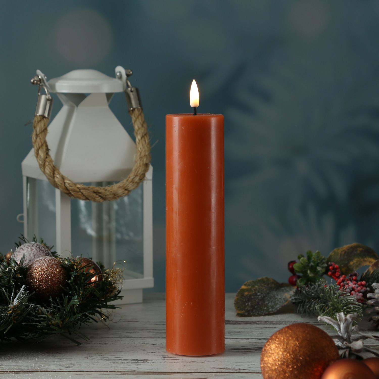 LED Stumpenkerze MIA - Echtwachs - realistische 3D Flamme - H: 20cm - D: 5cm - orange LED Stumpenkerze MIA - Echtwachs - realistische 3D Flamme - H: 20cm - D: 5cm - orange