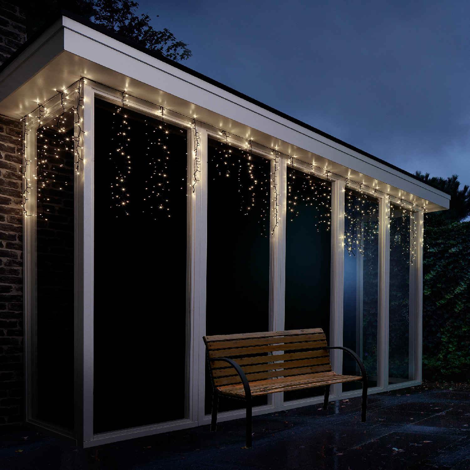 LED Lichtervorhang Eisregen - 16 Stränge - koppelbar - 256LED - L: 3,75m - 8 Funktionen - Außen LED Lichtervorhang Eisregen - 16 Stränge - koppelbar - 256LED - L: 3,75m - 8 Funktionen - Außen