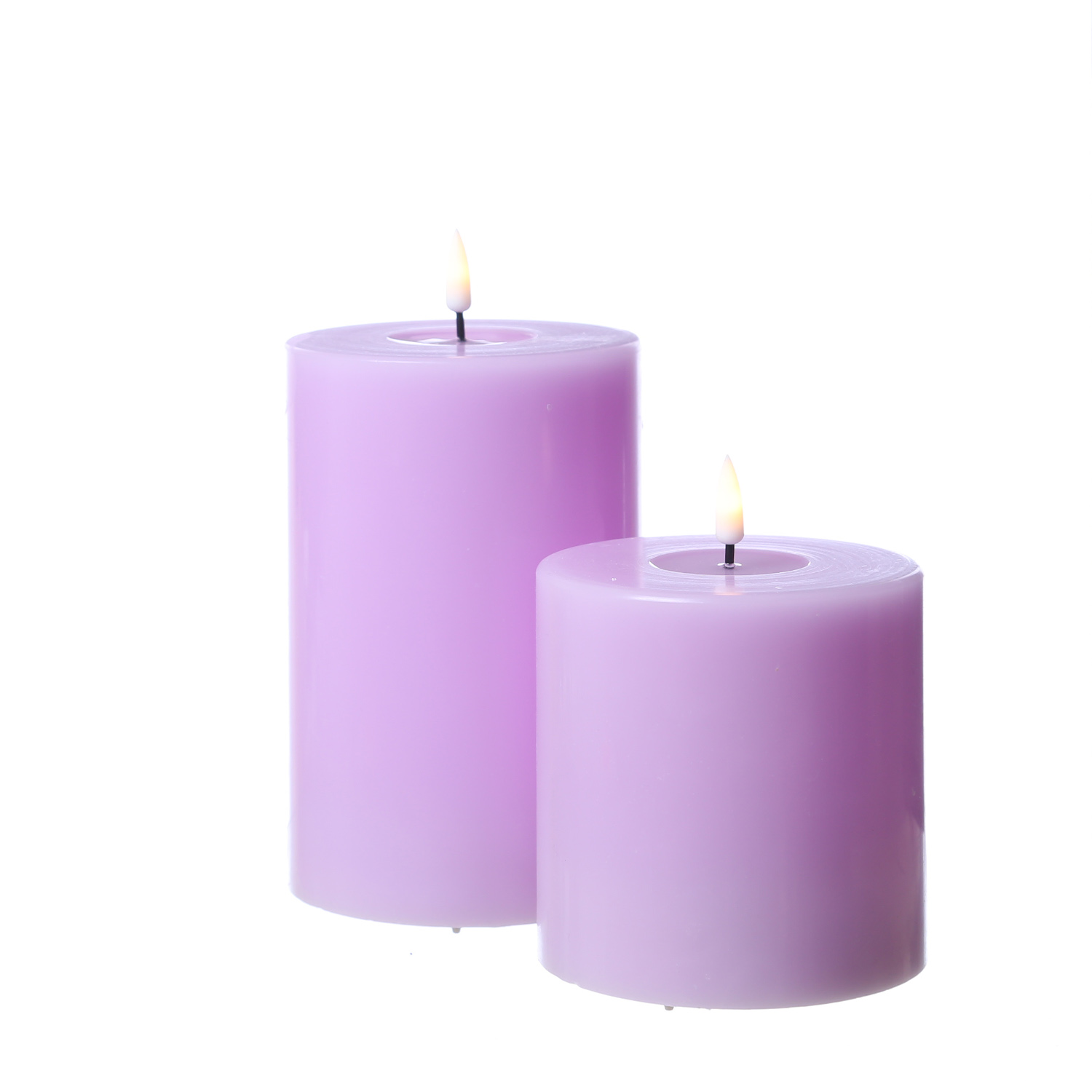 LED Stumpenkerze MIA - Echtwachs - realistische 3D Flamme - H: 15cm - D: 10cm - lavendel LED Stumpenkerze MIA - Echtwachs - realistische 3D Flamme - H: 15cm - D: 10cm - lavendel