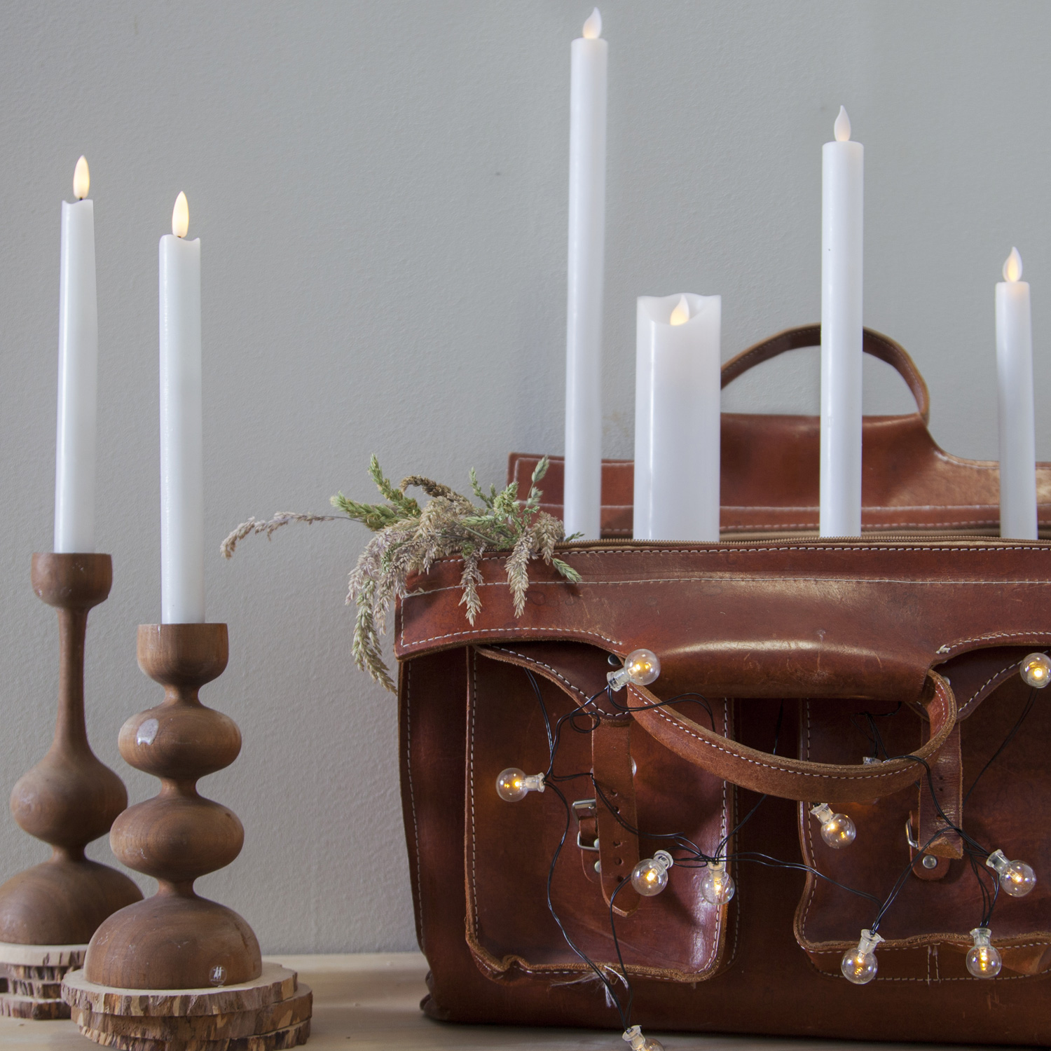 LED Stabkerze M-Twinkle - Echtwachs - mechanische Flamme - H: 40cm - Timer - weiß - 2er Set LED Stabkerze M-Twinkle - Echtwachs - mechanische Flamme - H: 40cm - Timer - weiß - 2er Set