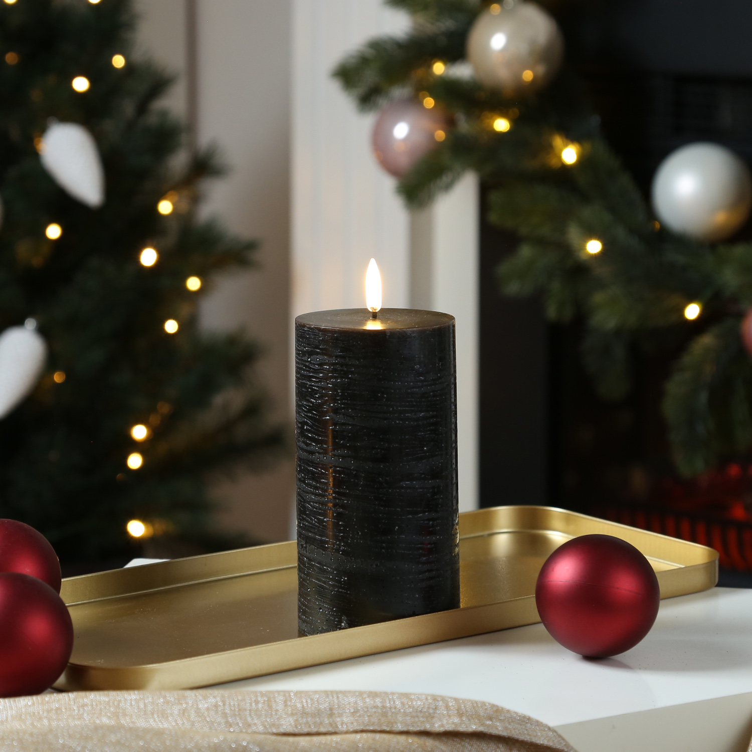 LED Kerze PIA - Rustik-Optik - Echtwachs - H: 15cm - D: 7,8cm - Timer - bis zu 1000 Std. - schwarz LED Kerze PIA - Rustik-Optik - Echtwachs - H: 15cm - D: 7,8cm - Timer - bis zu 1000 Std. - schwarz