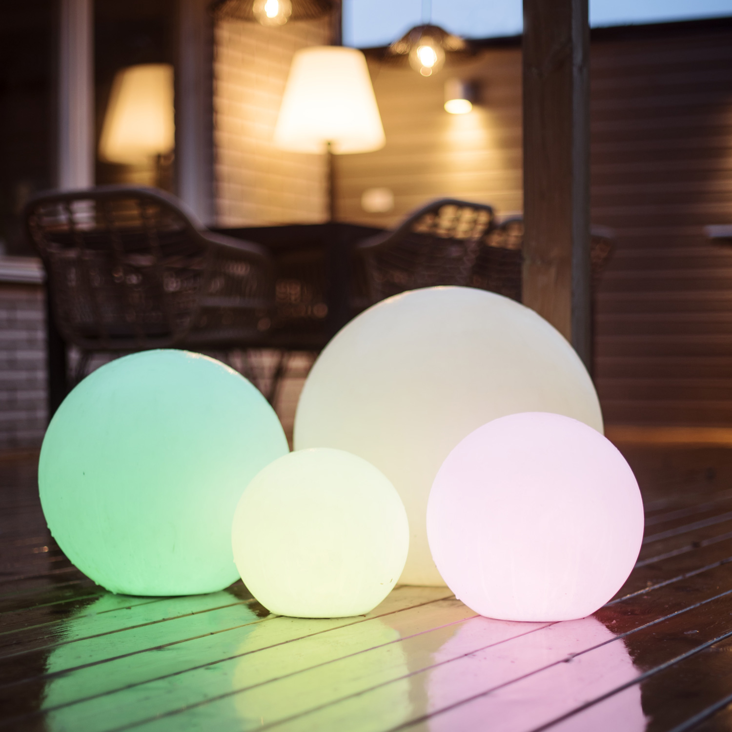 LED Kugel Twilights - Gartenkugel 40cm - RGB Farbwechsel/feste Farbe - Fernbedienung - Aufladbar