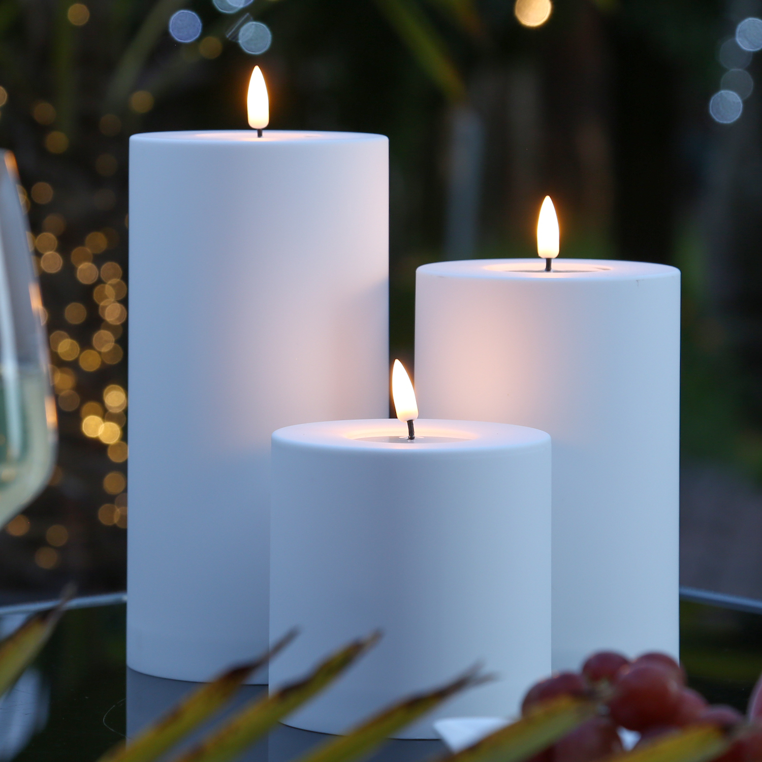 LED Stumpenkerze MIA - Kunststoff - realistische 3D Flamme - H: 15cm, D: 10cm - outdoor - weiß
