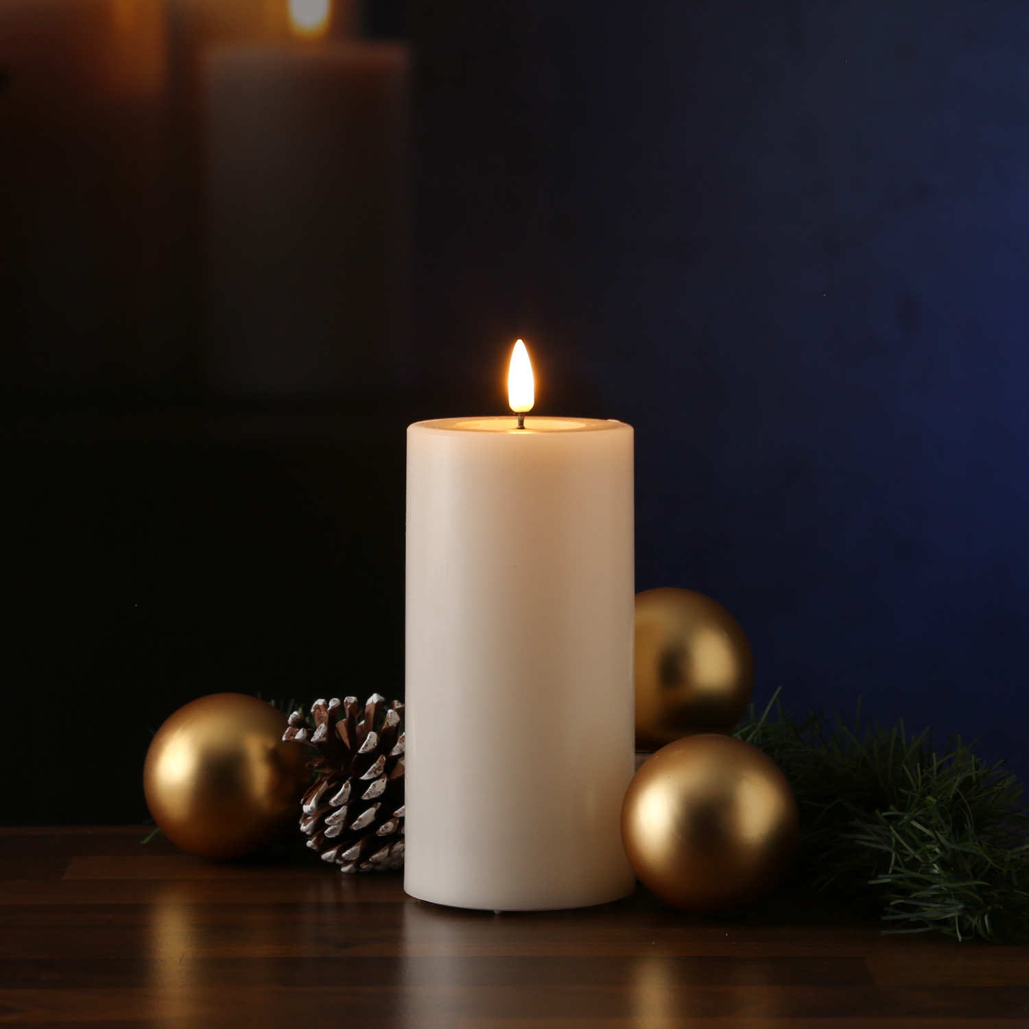 LED Stumpenkerze MIA - Echtwachs - realistische 3D Flamme - H: 15cm - Batteriebetrieb - creme LED Stumpenkerze MIA - Echtwachs - realistische 3D Flamme - H: 15cm - Batteriebetrieb - creme