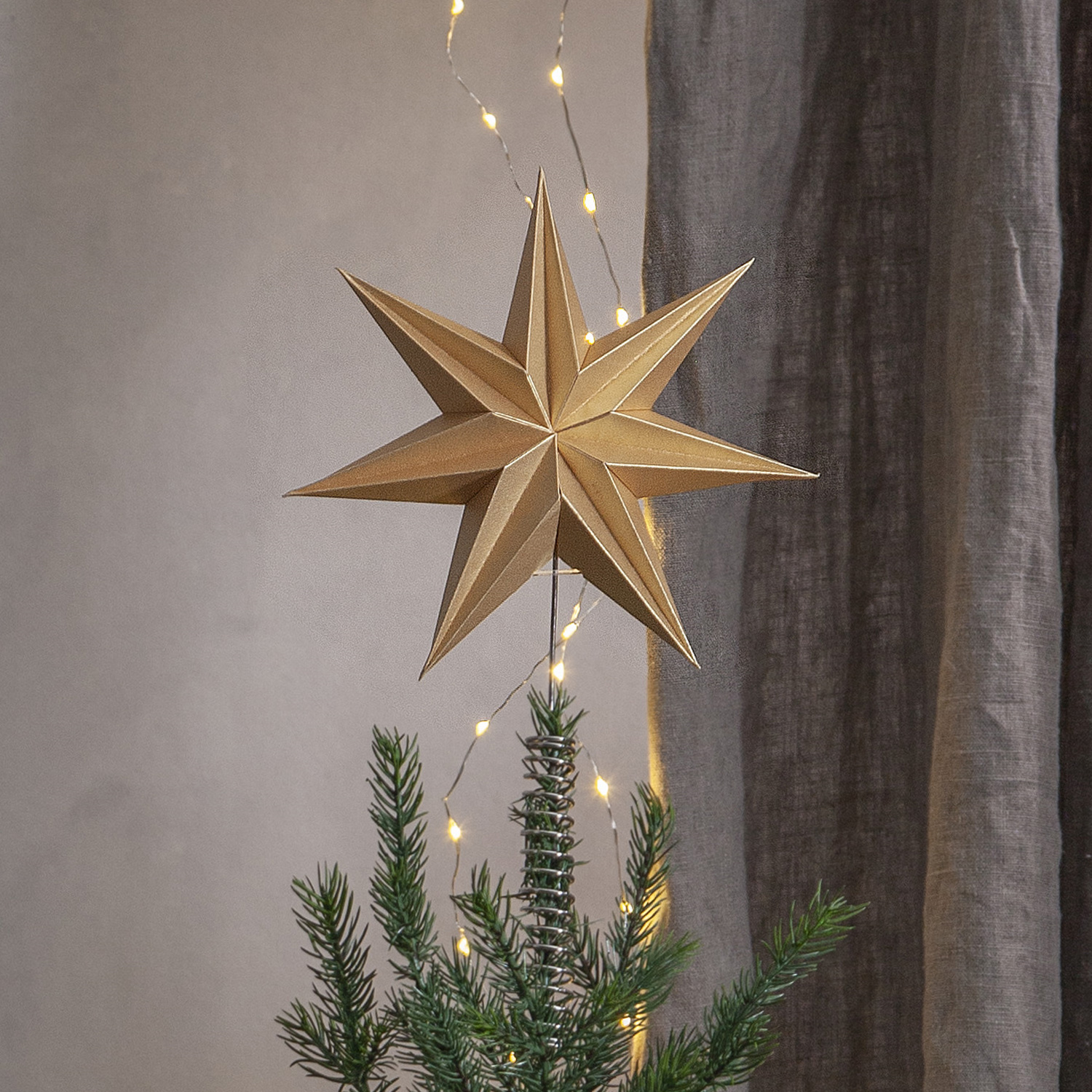 LED Baumspitze Papierstern Isa - 7-zackig - H: 33cm - D: 21cm - gold