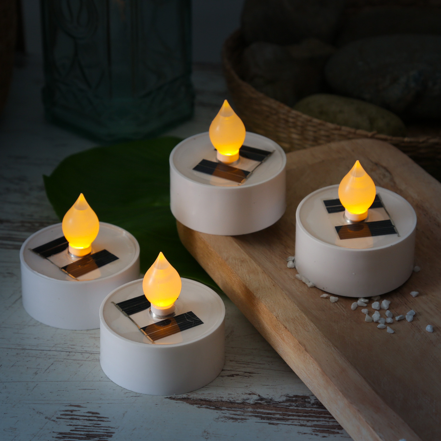 LED Solar Teelichter - orange flackernde LED - Lichtsensor - H: 5,5cm D: 5,5cm - für Außen - 4 Stück LED Solar Teelichter - orange flackernde LED - Lichtsensor - H: 5,5cm D: 5,5cm - für Außen - 4 Stück