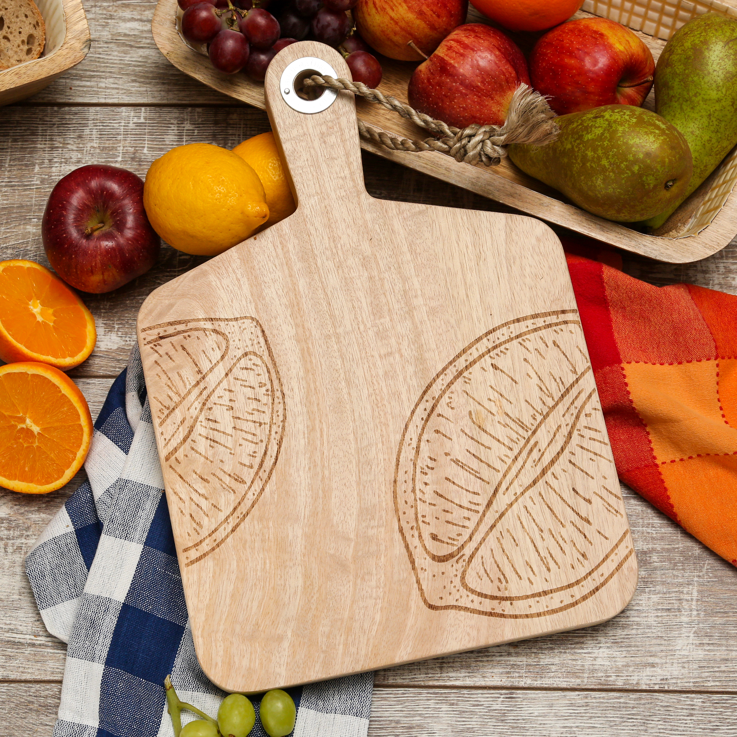 Schneidebrett - Vesperbrett - Mangoholz - Kordel - L: 38cm - Zitronenmotiv längs geschnitten - natur Schneidebrett - Vesperbrett - Mangoholz - Kordel - L: 38cm - Zitronenmotiv längs geschnitten - natur