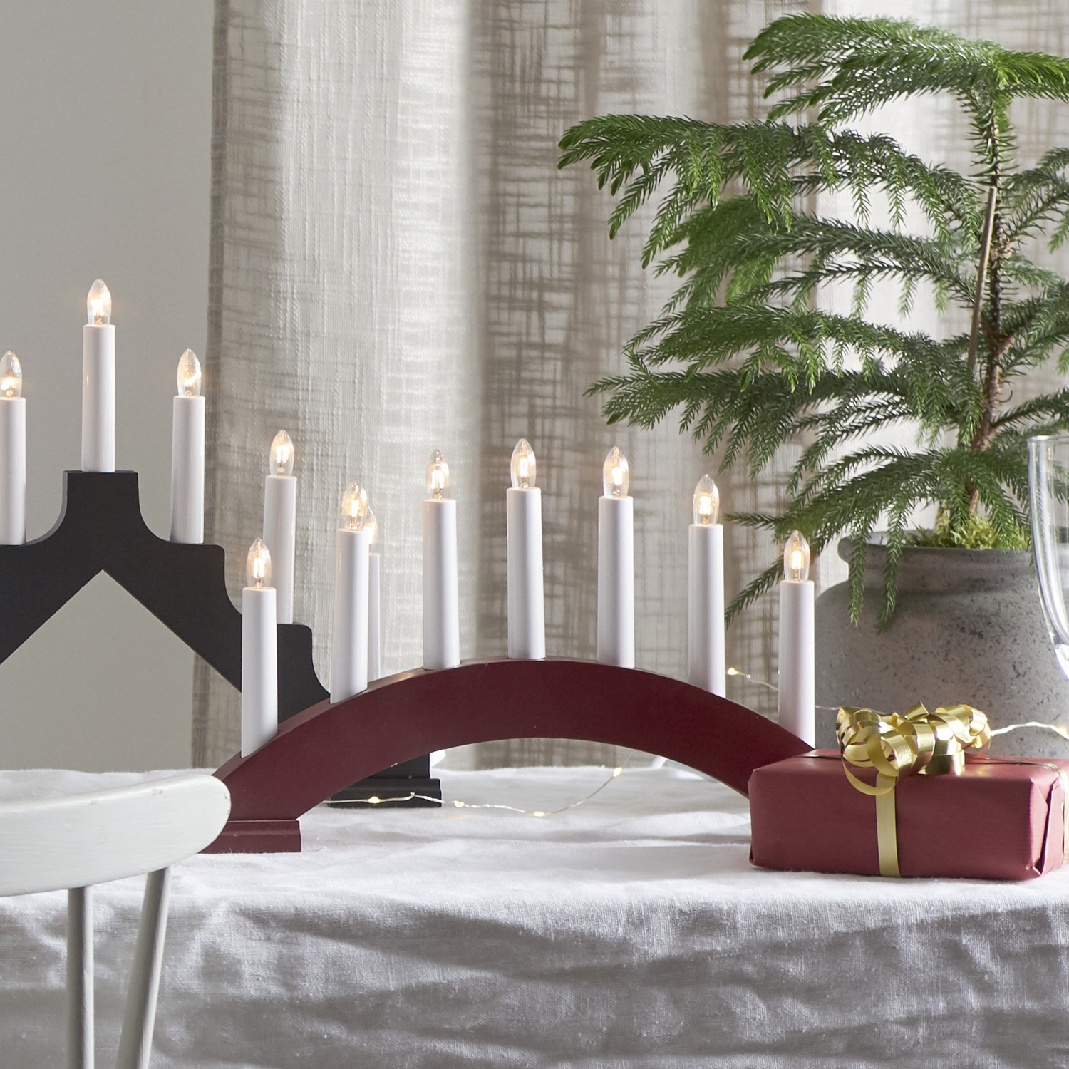 Lichterbogen Bea - 7flammig - warmweiße Birnchen - L: 39cm, H: 22cm - Schalter - rot Lichterbogen Bea - 7flammig - warmweiße Birnchen - L: 39cm, H: 22cm - Schalter - rot