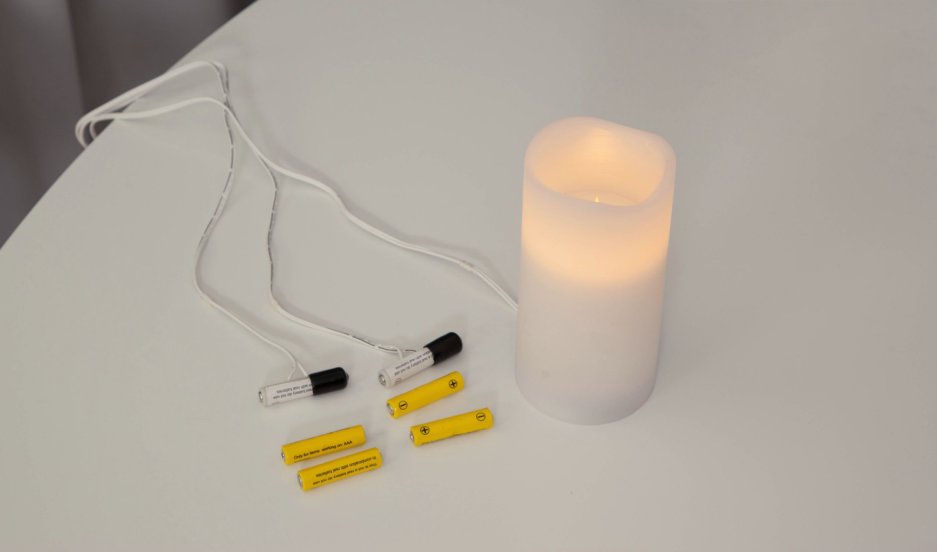 Stromadapter für Batterieartikel(3xAAA) - Batterie Eliminator - Ersetzt 3 x 3 Microbatterien Stromadapter für Batterieartikel(3xAAA) - Batterie Eliminator - Ersetzt 3 x 3 Microbatterien