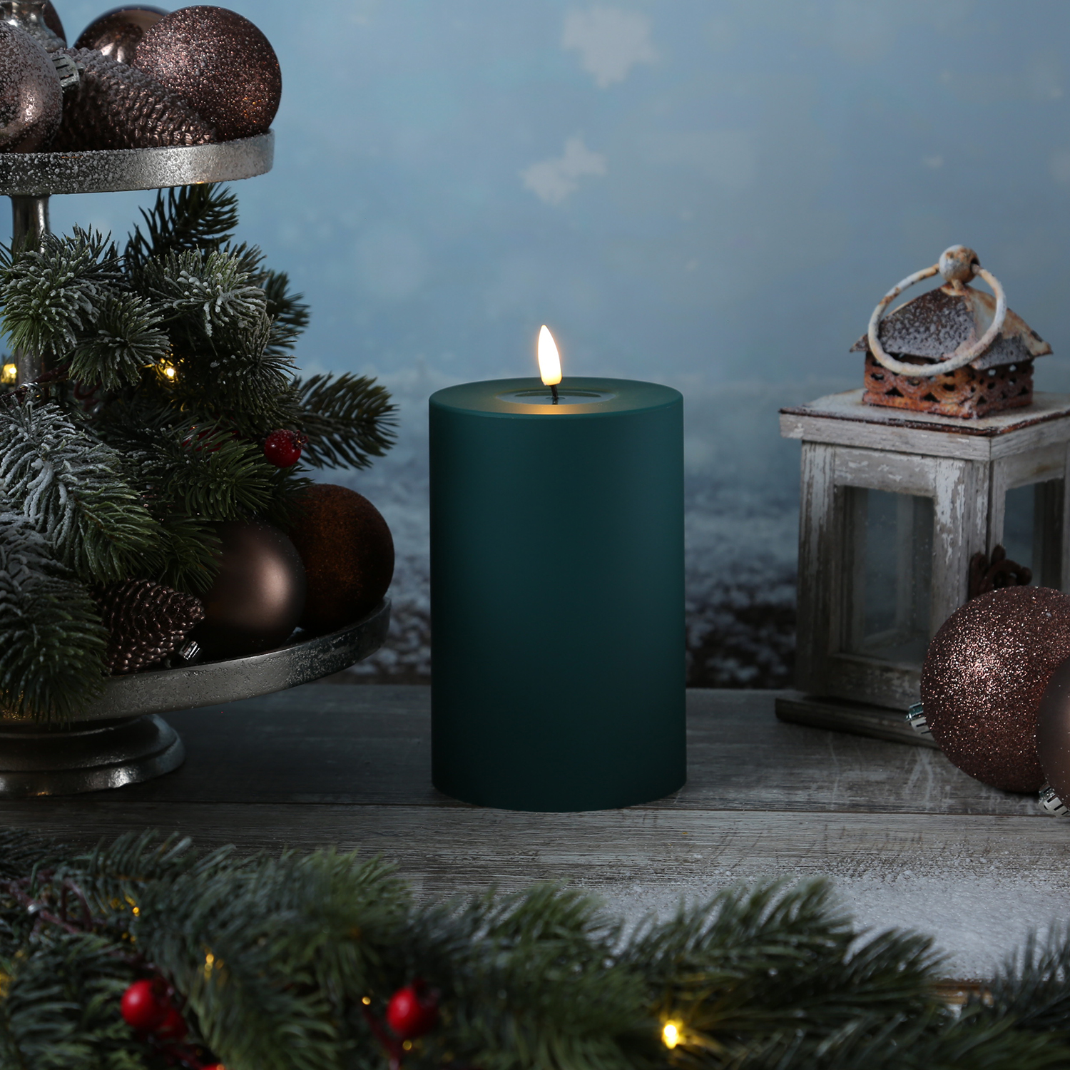 LED Stumpenkerze MIA - Kunststoff - realistische 3D Flamme - H: 15cm - f. Außen - dunkelgrün LED Stumpenkerze MIA - Kunststoff - realistische 3D Flamme - H: 15cm - f. Außen - dunkelgrün