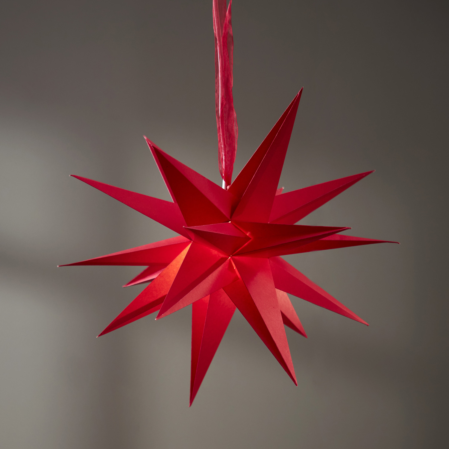 Papierstern DECEMBER - 3D Stern mit Dekoband - hängend - 18-zackig - D: 35cm - rot