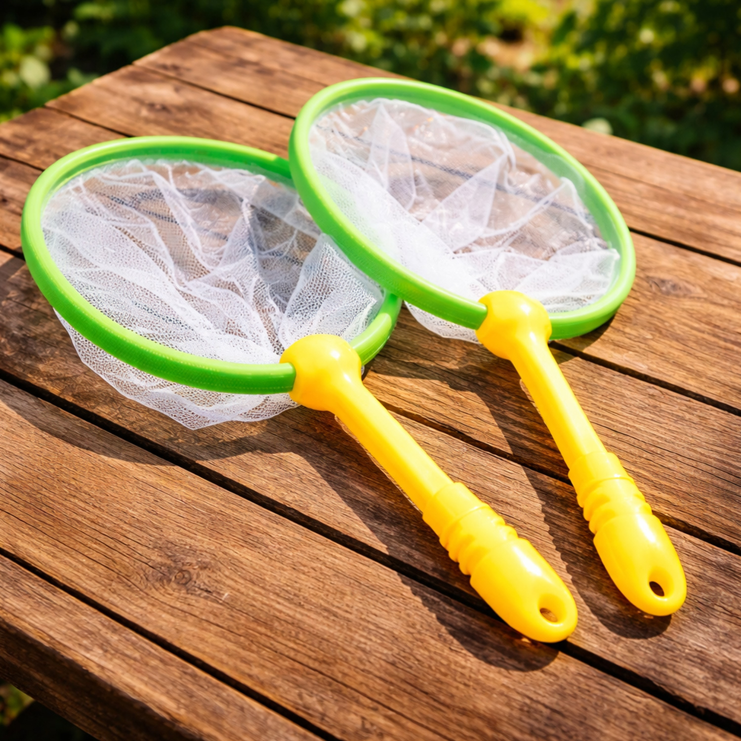 HOLLYHOPPER® Seifenblasenmaschinen Set mit 1L Qualitäts-Fluid 2x Fang-Kescher