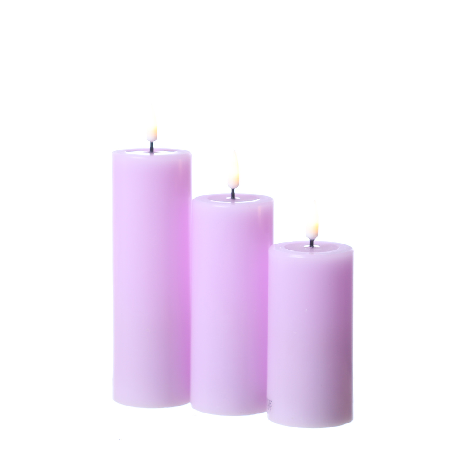 LED Stumpenkerze MIA - Echtwachs - realistische 3D Flamme - H: 15cm - D: 5cm - lavendel LED Stumpenkerze MIA - Echtwachs - realistische 3D Flamme - H: 15cm - D: 5cm - lavendel