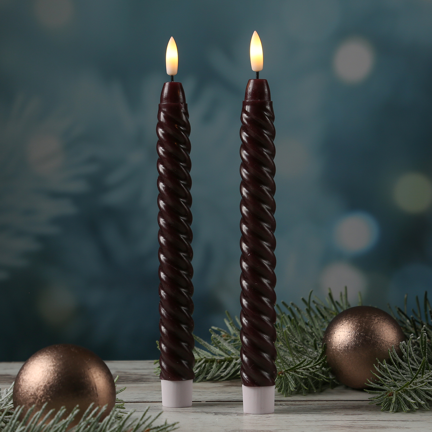 LED Stabkerzen SWIRL - Echtwachs - flackernde 3D Flamme - H: 25cm - Timer - weinrot - 2er Set LED Stabkerzen SWIRL - Echtwachs - flackernde 3D Flamme - H: 25cm - Timer - weinrot - 2er Set