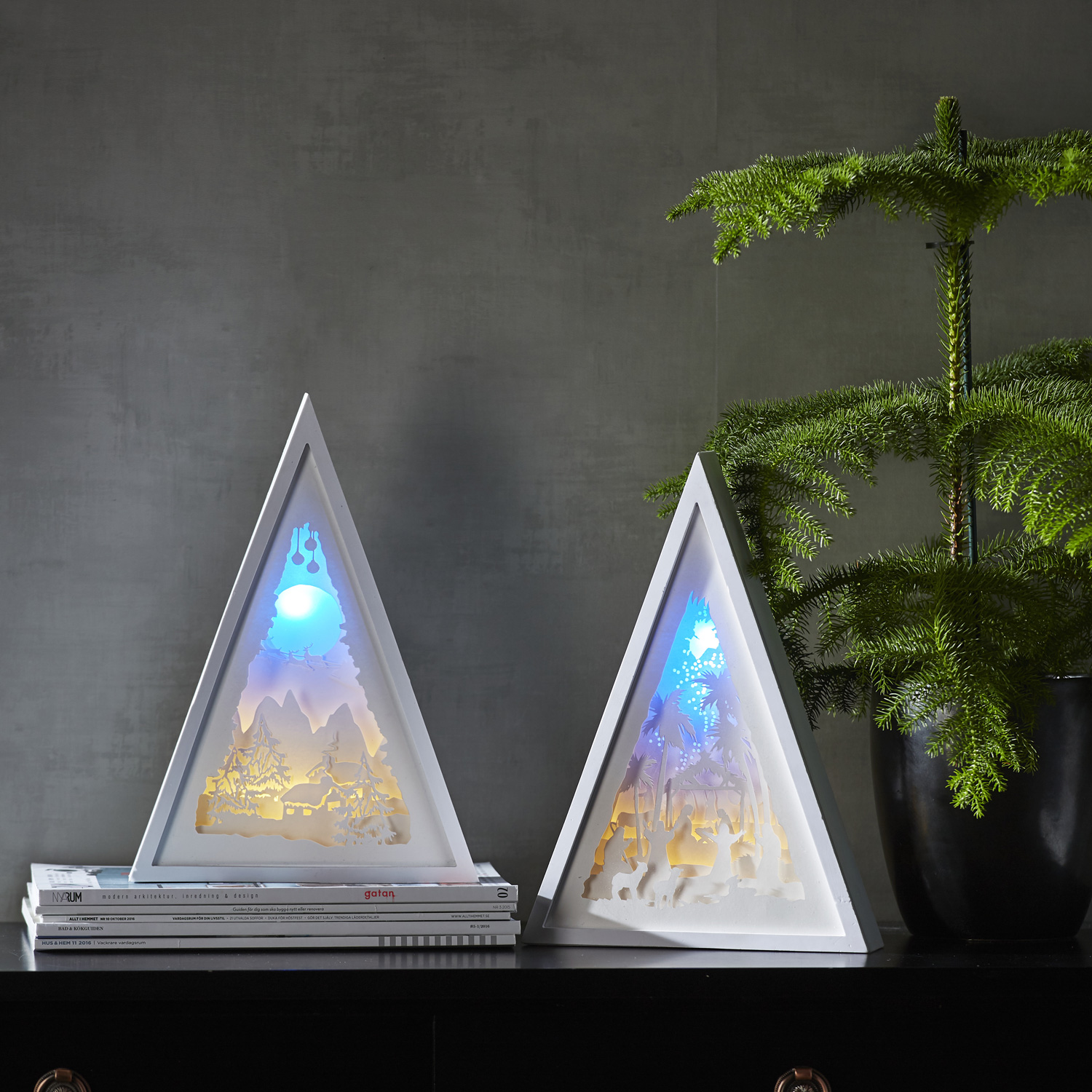 LED-Bild mehrdimensional "Krippe" - weiss - 8 LED - Batterie - Timer - H: 30,5cm - B: 22cm
