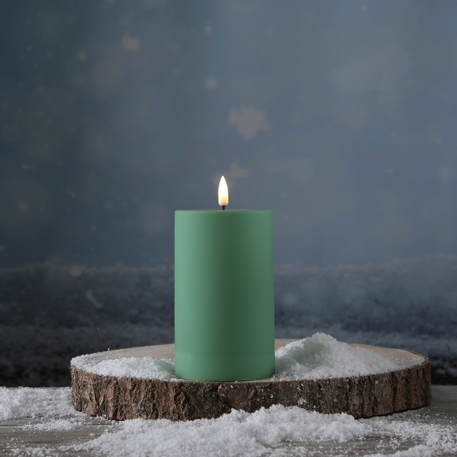 LED Stumpenkerze MIA - Kunststoff - realistische 3D Flamme - H: 12,5cm - outdoor - grün LED Stumpenkerze MIA - Kunststoff - realistische 3D Flamme - H: 12,5cm - outdoor - grün