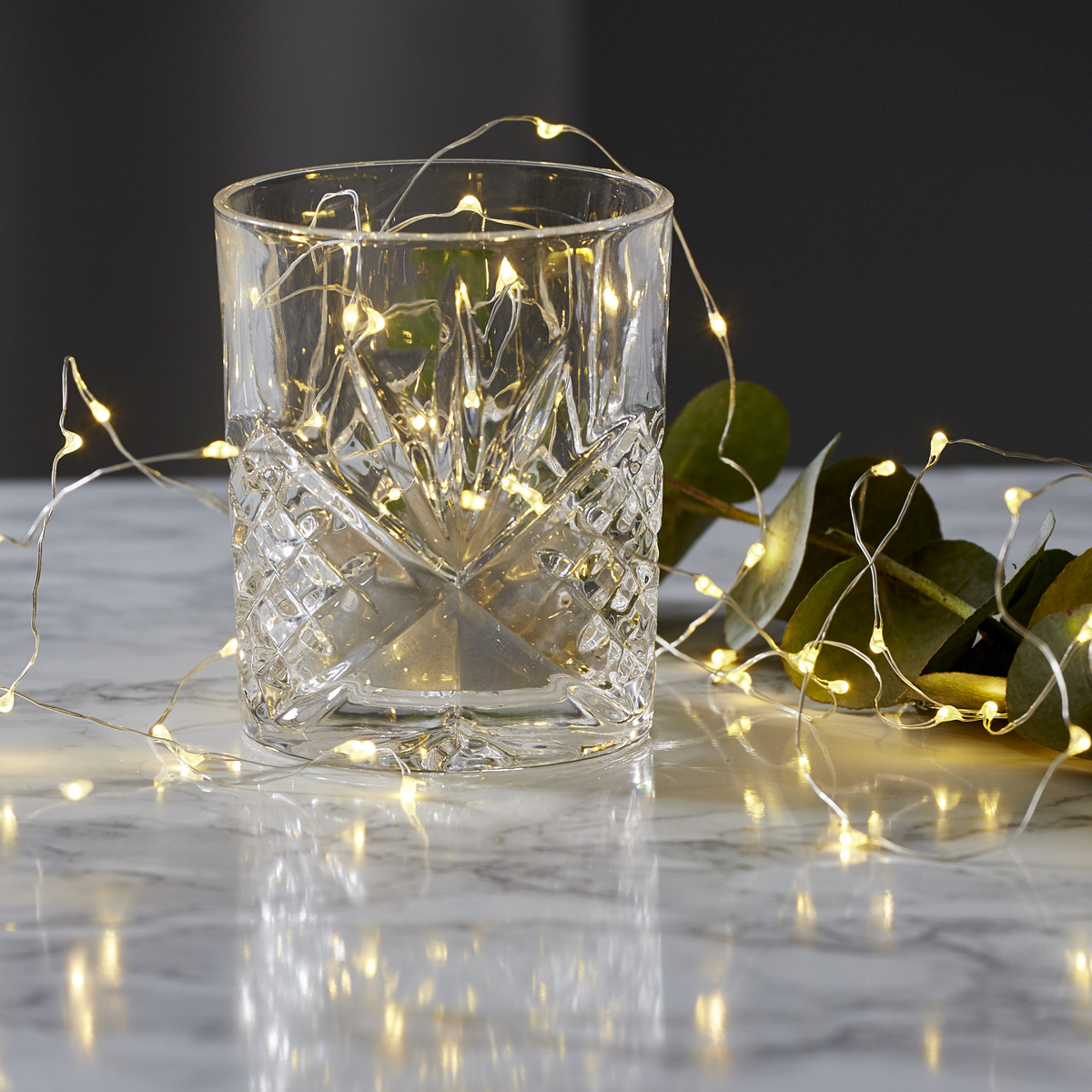 LED Drahtlichterkette "Dew Drop" - 20 warmweiße LED - silberner Draht - 1m - Batteriebetrieb - Timer LED Drahtlichterkette "Dew Drop" - 20 warmweiße LED - silberner Draht - 1m - Batteriebetrieb - Timer