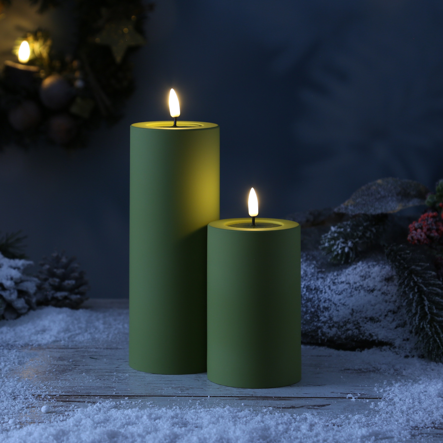 LED Stumpenkerze MIA - Kunststoff - realistische 3D Flamme - H: 20cm - outdoor - grün LED Stumpenkerze MIA - Kunststoff - realistische 3D Flamme - H: 20cm - outdoor - grün