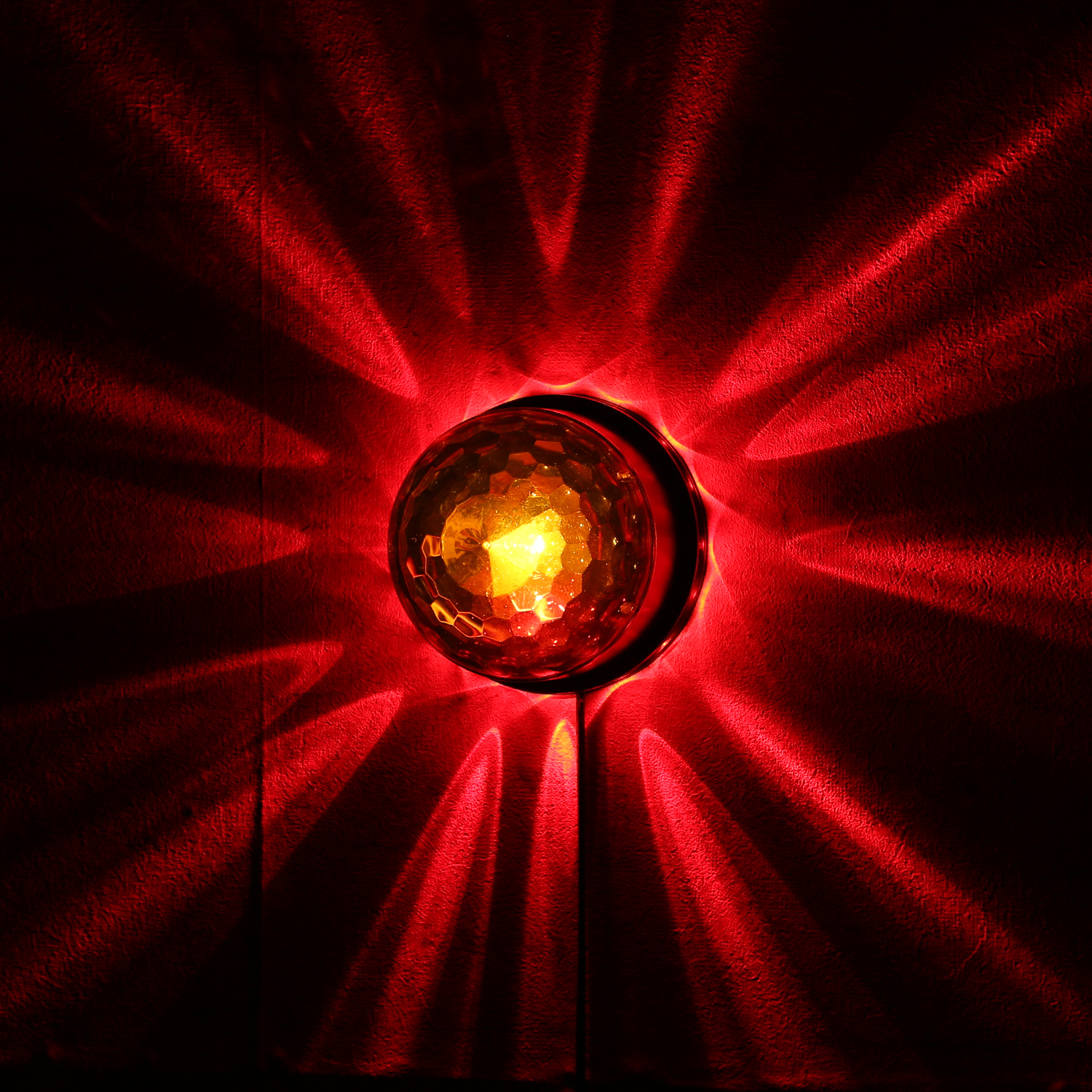 LED Party Discoeffekt SATURN - Strahleneffekt mit Lichtkranz