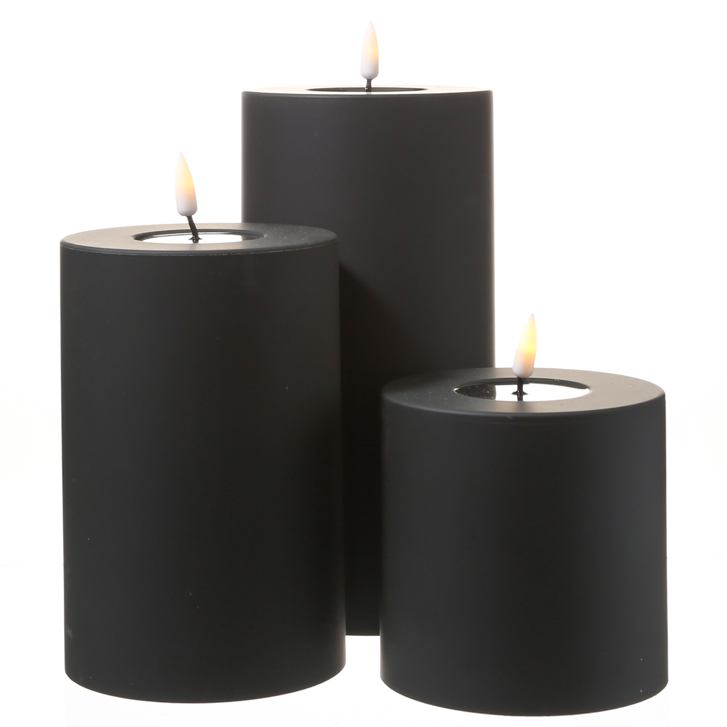 LED Stumpenkerze MIA - Kunststoff - realistische 3D Flamme - H: 15cm - f. Außen - schwarz LED Stumpenkerze MIA - Kunststoff - realistische 3D Flamme - H: 15cm - f. Außen - schwarz