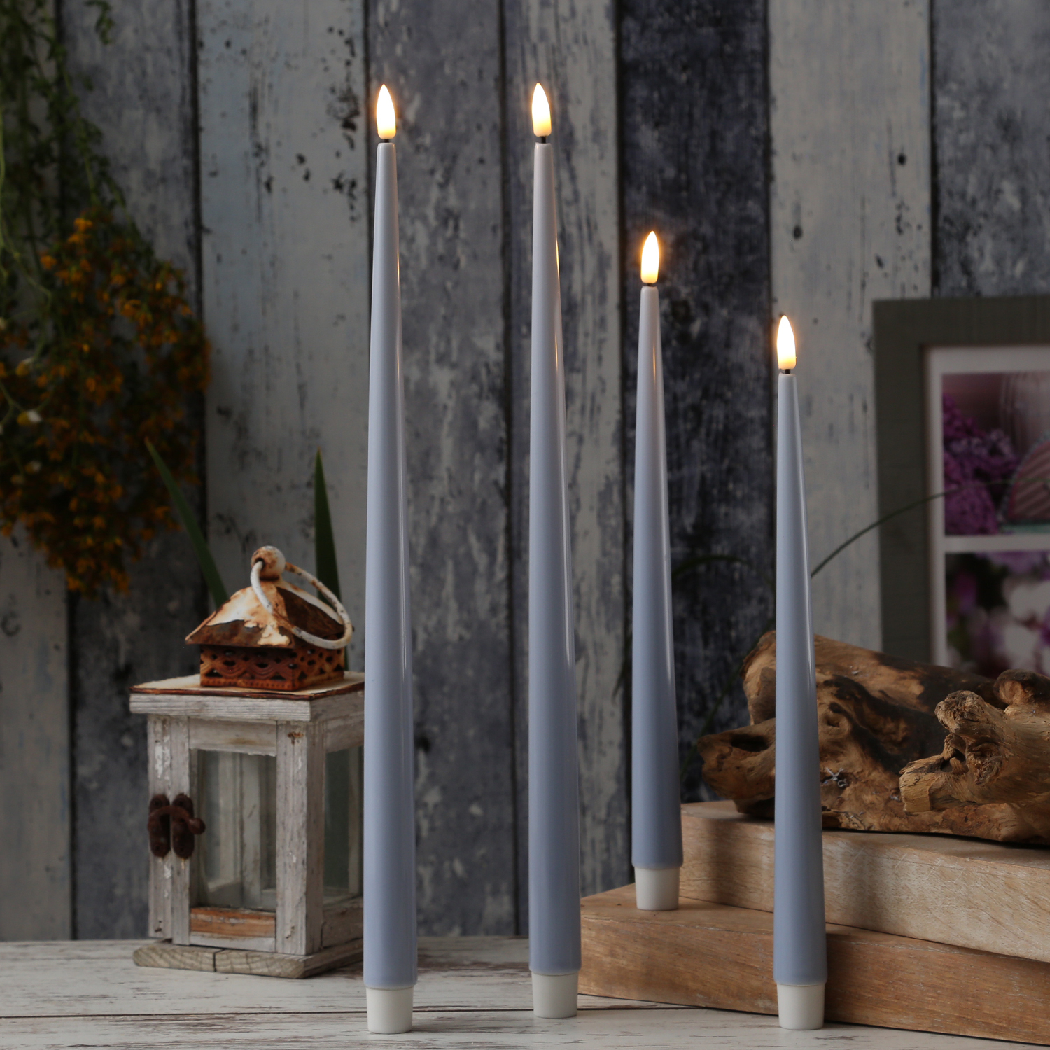 LED Stabkerzen ELLA - Echtwachs - realistische 3D Flamme - H: 38cm - hellblau - 2 Stück LED Stabkerzen ELLA - Echtwachs - realistische 3D Flamme - H: 38cm - hellblau - 2 Stück