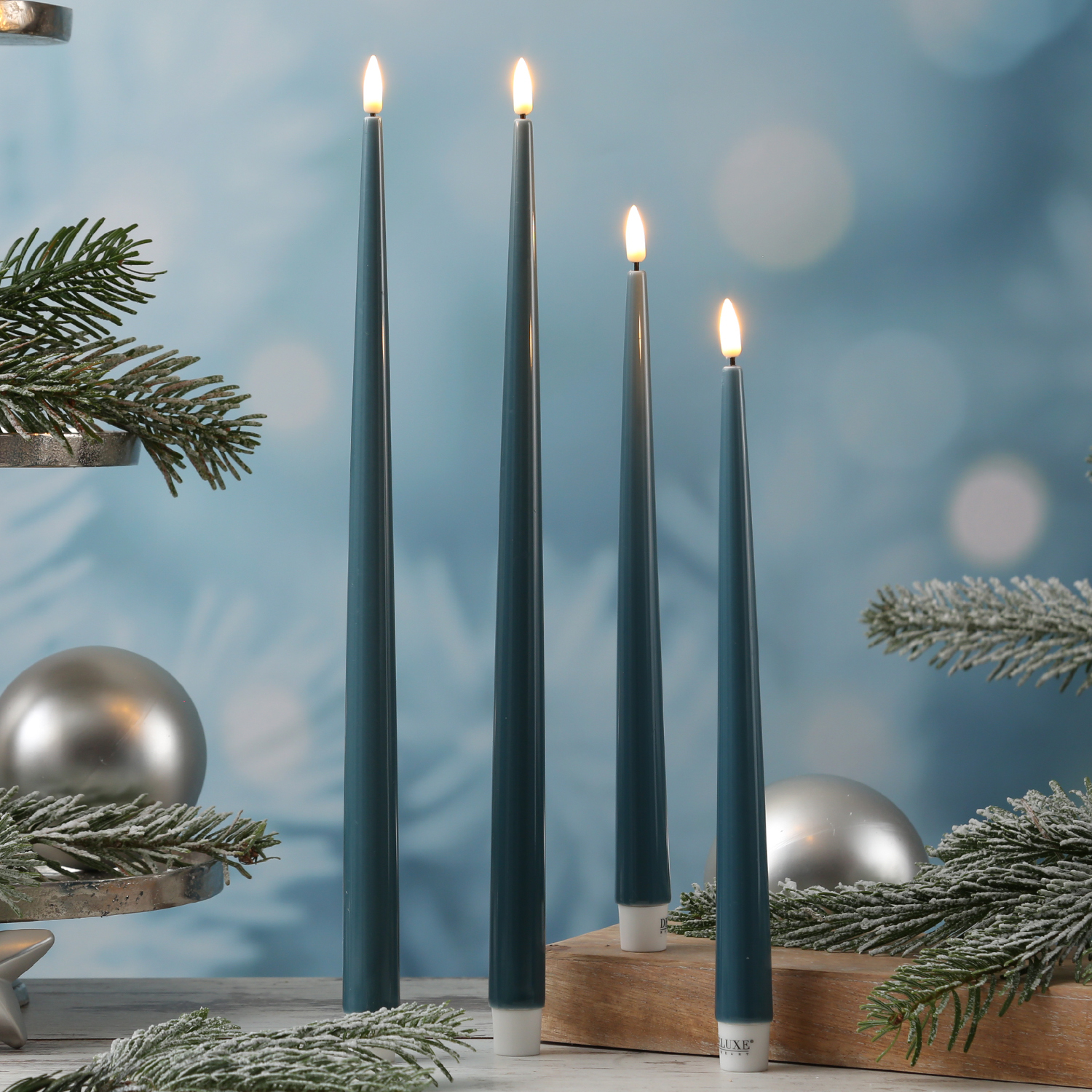 LED Stabkerzen ELLA - Echtwachs - realistische 3D Flamme - H: 28cm - jadegrün - 2 Stück LED Stabkerzen ELLA - Echtwachs - realistische 3D Flamme - H: 28cm - jadegrün - 2 Stück