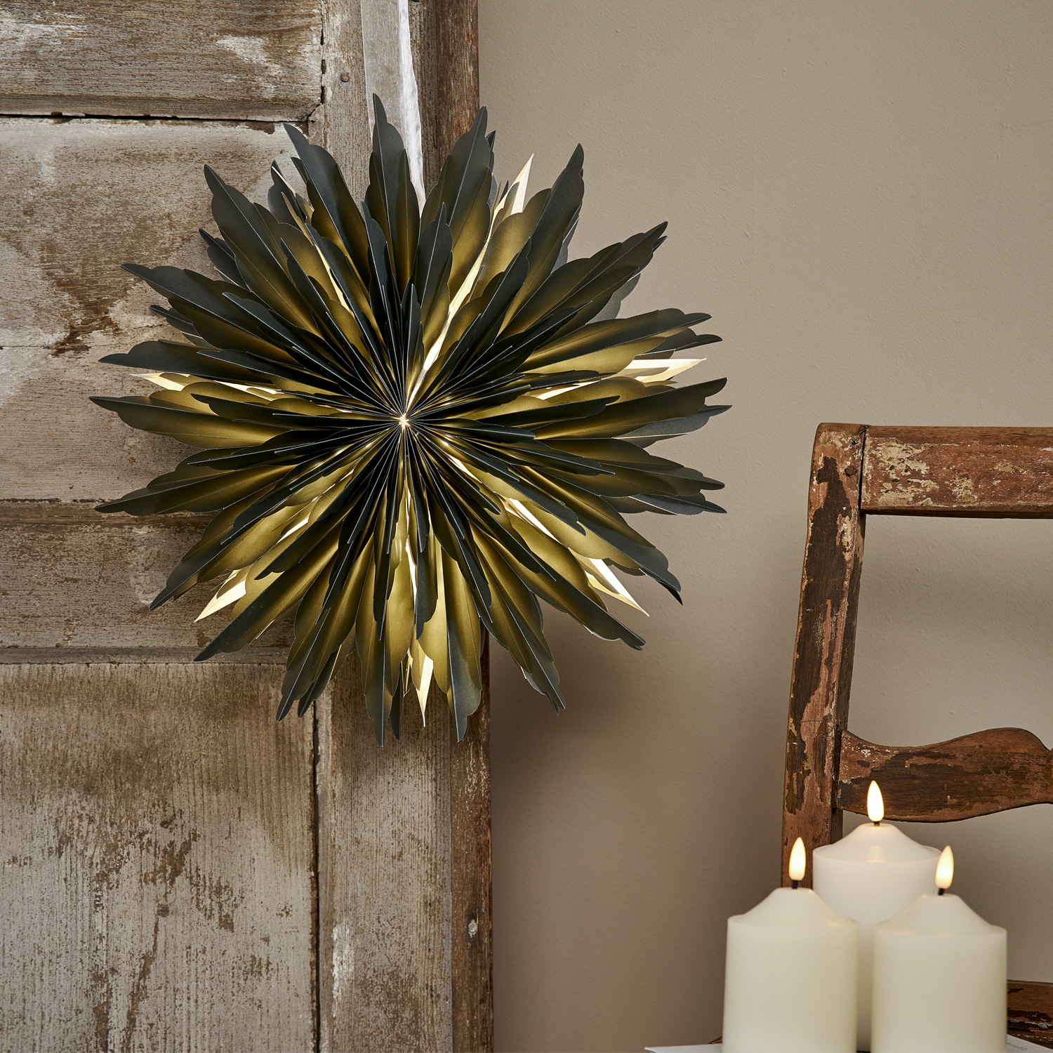 Papierstern EISBLUME - hängend - D: 40cm - mit Band - grün Papierstern EISBLUME - hängend - D: 40cm - mit Band - grün