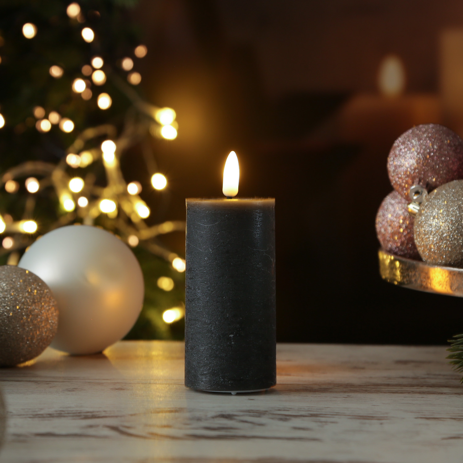 LED Kerze LINA - Rustik-Optik - Echtwachs - 3D Flamme - H: 12,5cm - D: 5cm - Timer - grau LED Kerze LINA - Rustik-Optik - Echtwachs - 3D Flamme - H: 12,5cm - D: 5cm - Timer - grau