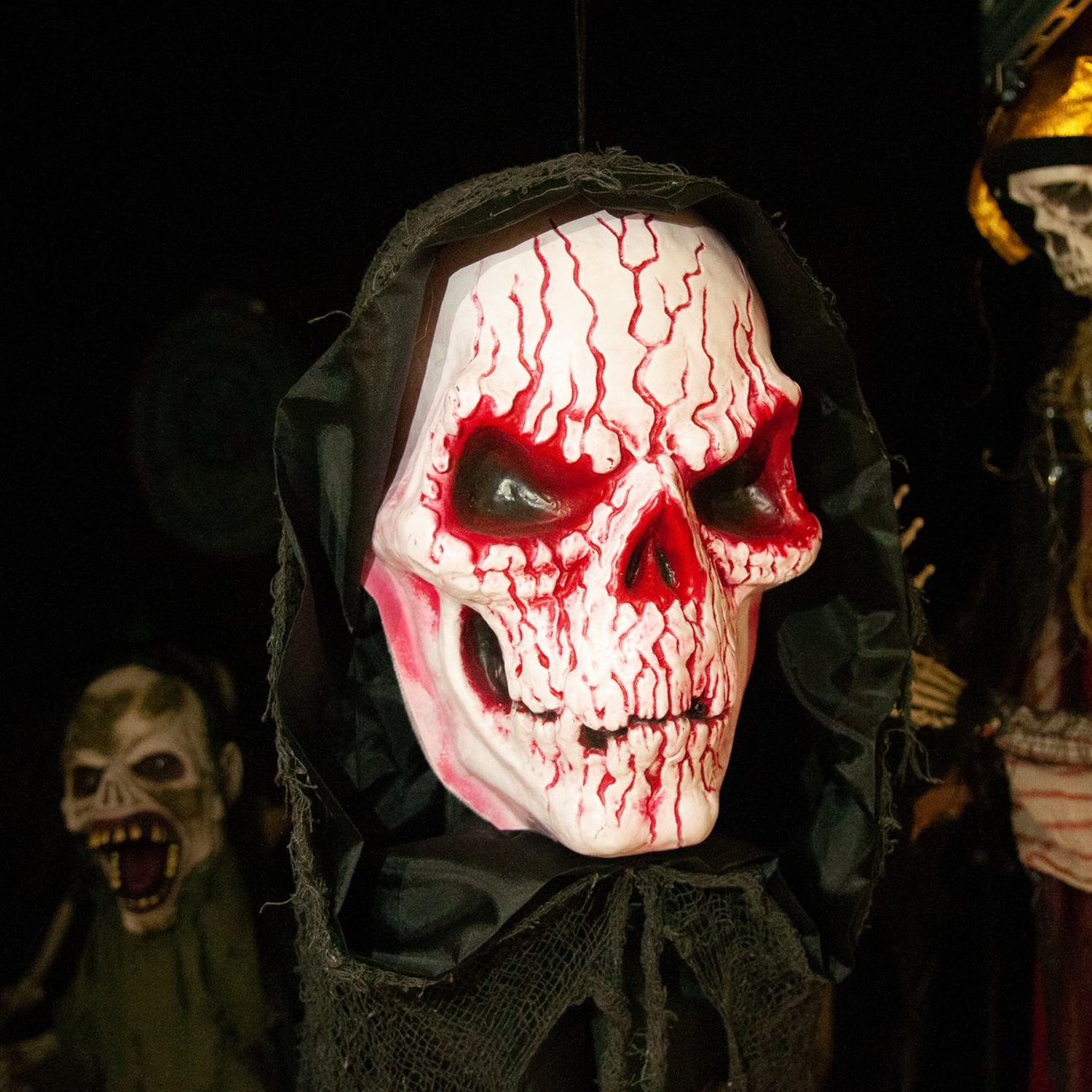 Halloween Blut Totenkopf, 80cm - Gruseldekoration - Licht und Geräusche