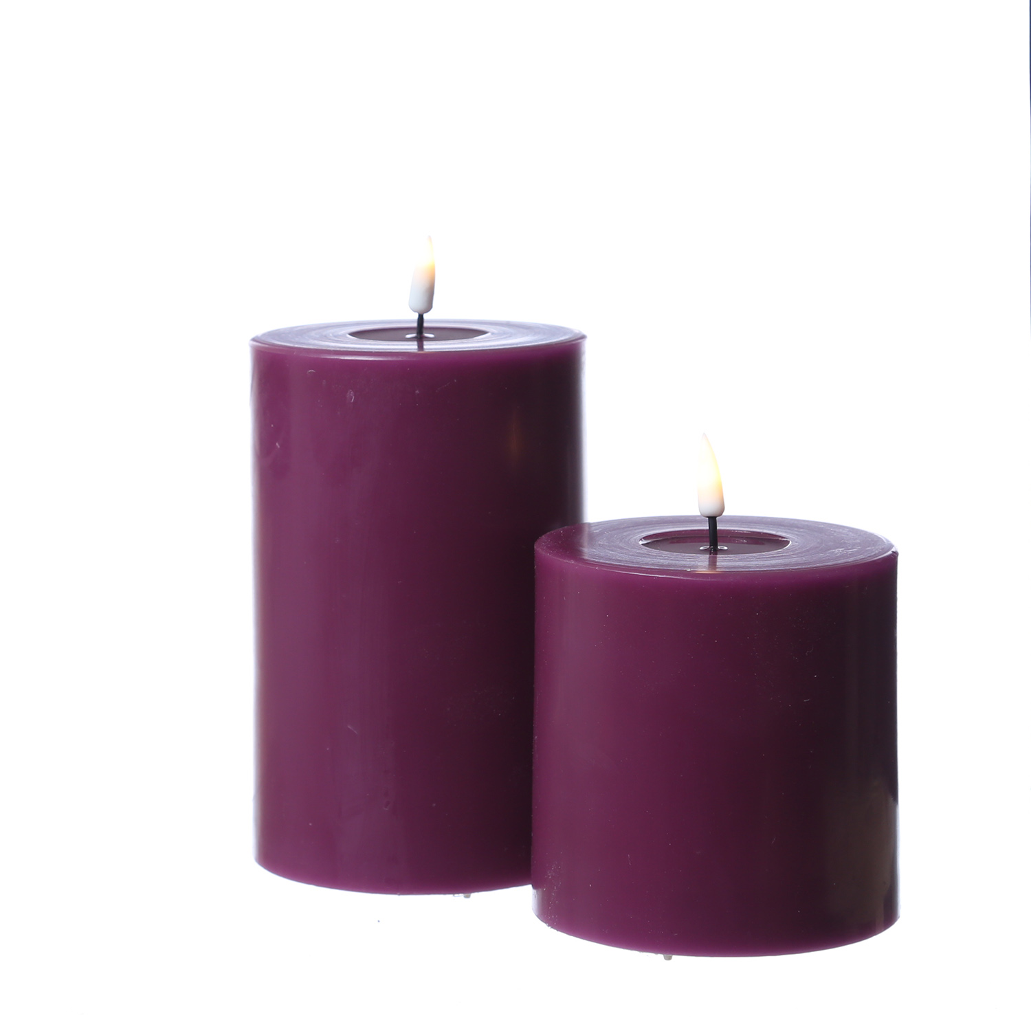 LED Stumpenkerze MIA - Echtwachs - realistische 3D Flamme - H: 15cm - D: 10cm - beere LED Stumpenkerze MIA - Echtwachs - realistische 3D Flamme - H: 15cm - D: 10cm - beere