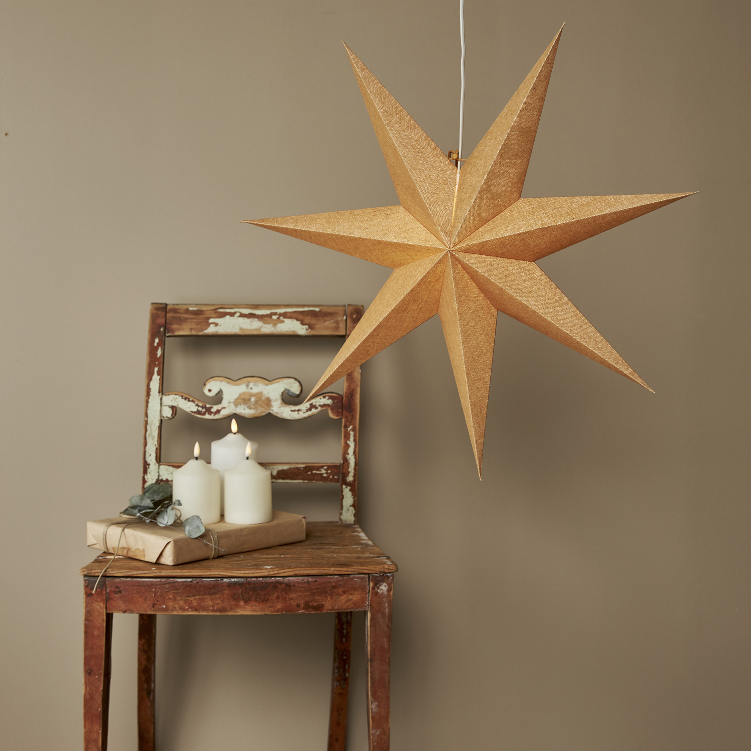 Papierstern COTTON - mit Band und Stoffbezug - hängend - 7-zackig - D: 60cm - gold Papierstern COTTON - mit Band und Stoffbezug - hängend - 7-zackig - D: 60cm - gold