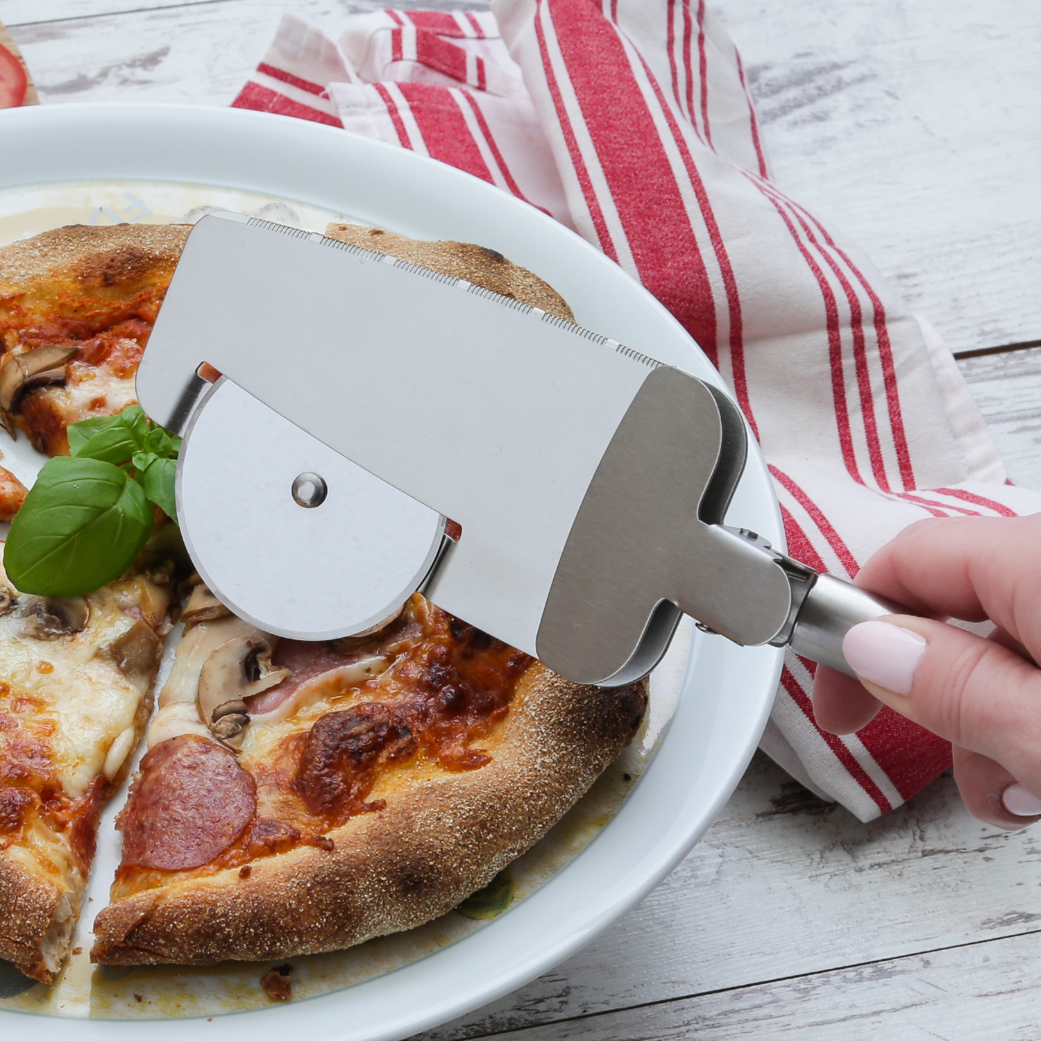 Pizza Multitool - 4 in 1 - Roller, Schaufel, Säge, Klammer - Edelstahl