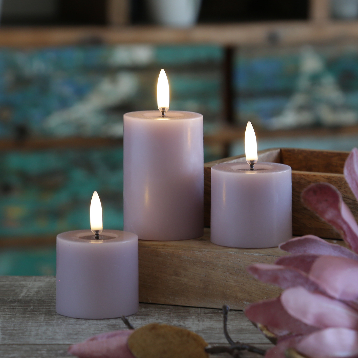 LED Mini Kerze THEA - Echtwachs - Wachsspiegel - D: 5cm - H: 7,5cm - Timer - flieder LED Mini Kerze THEA - Echtwachs - Wachsspiegel - D: 5cm - H: 7,5cm - Timer - flieder