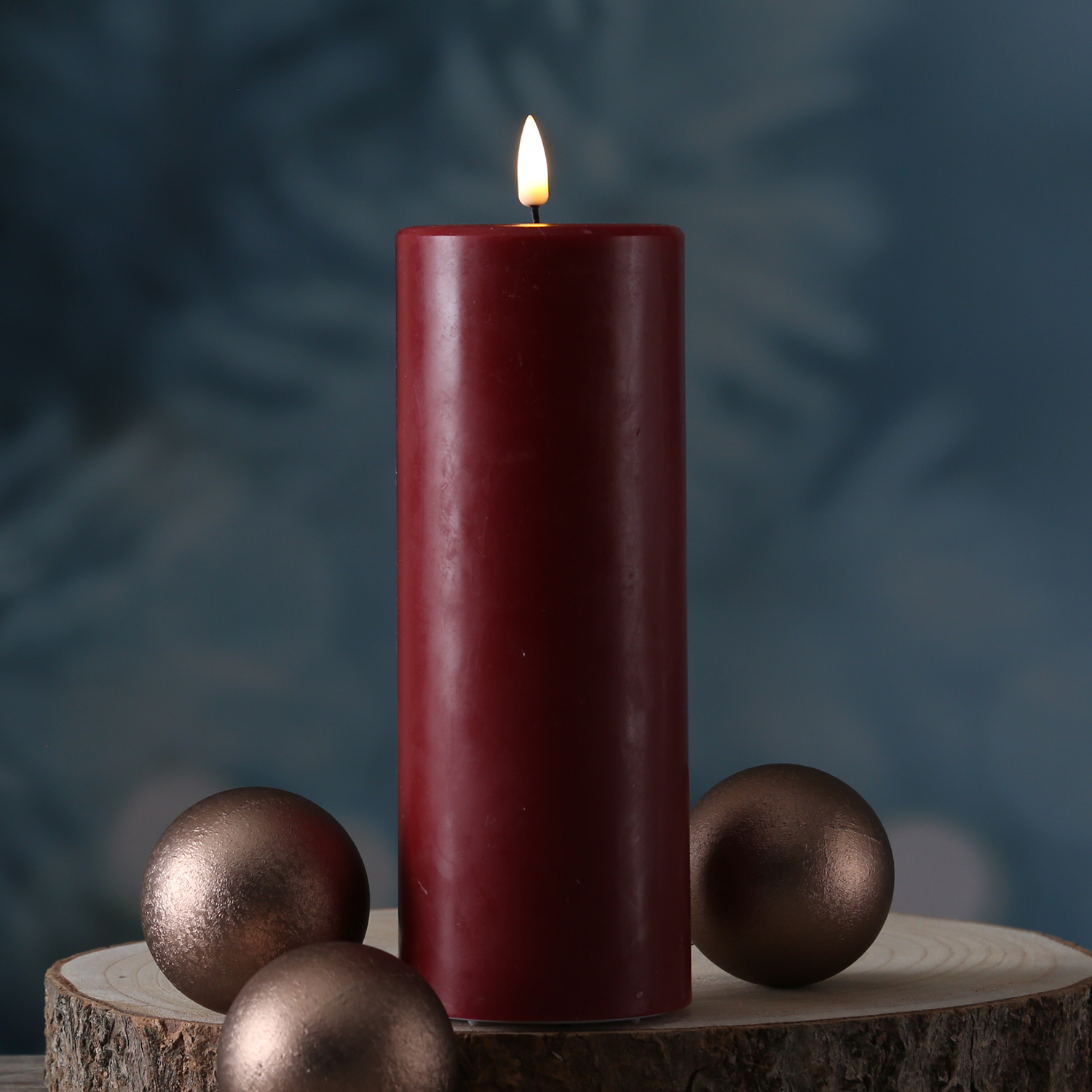 LED Stumpenkerze MIA - Echtwachs - realistische 3D Flamme - H: 20cm - Batteriebetrieb - weinrot LED Stumpenkerze MIA - Echtwachs - realistische 3D Flamme - H: 20cm - Batteriebetrieb - weinrot