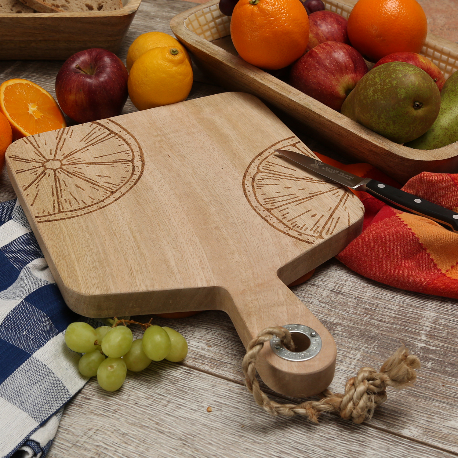 Schneidebrett - Vesperbrett - Mangoholz - Kordel - L: 38cm - Zitronenmotiv halbiert - natur