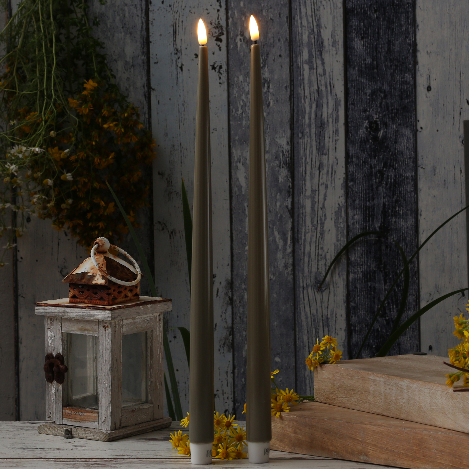 LED Stabkerzen ELLA - Echtwachs - realistische 3D Flamme - H: 38cm - sand/taupe - 2 Stück LED Stabkerzen ELLA - Echtwachs - realistische 3D Flamme - H: 38cm - sand/taupe - 2 Stück