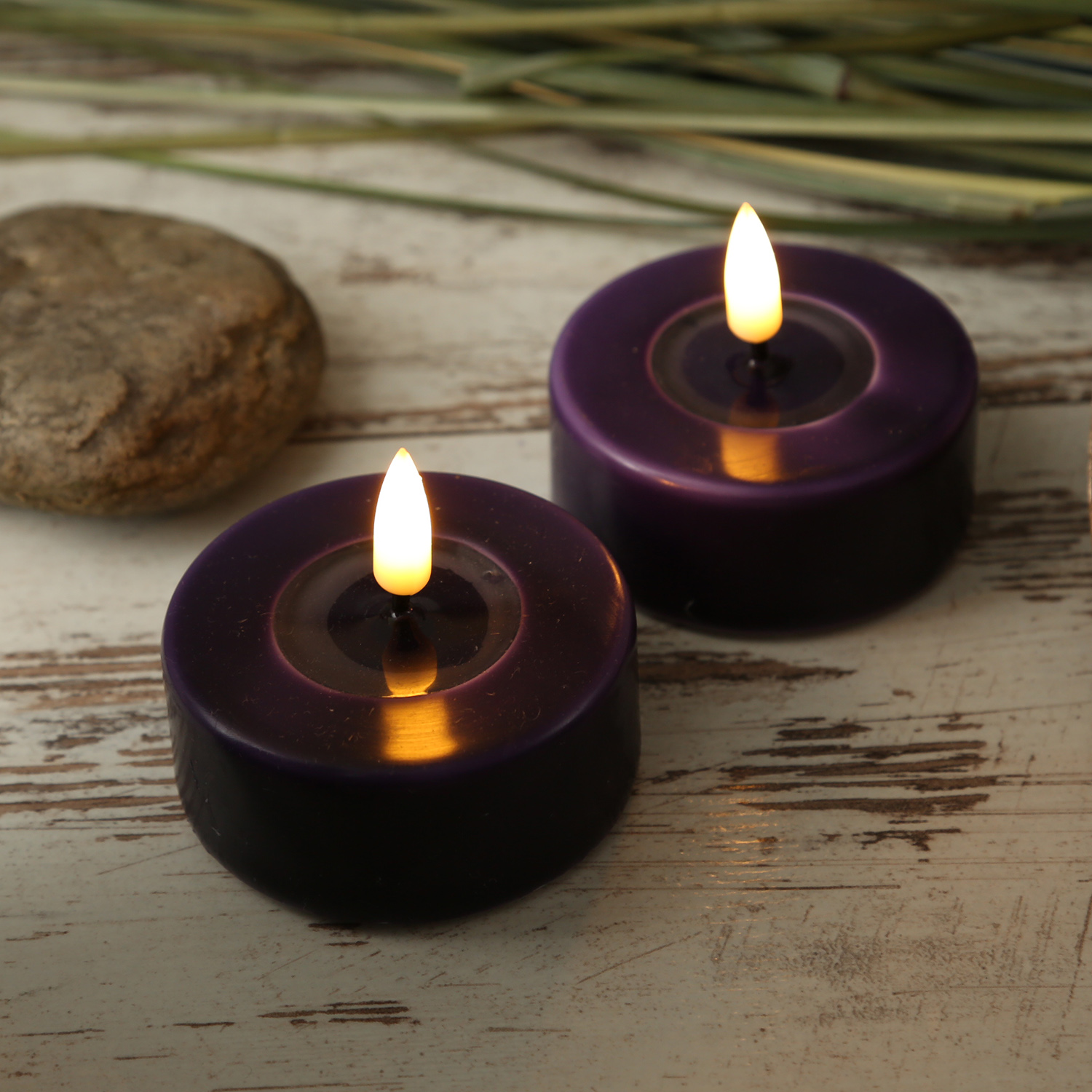 LED Teelichter MIA - Kunststoff - realistische 3D Flamme - D: 6,1cm - dunkellila - 2 Stk. LED Teelichter MIA - Kunststoff - realistische 3D Flamme - D: 6,1cm - dunkellila - 2 Stk.