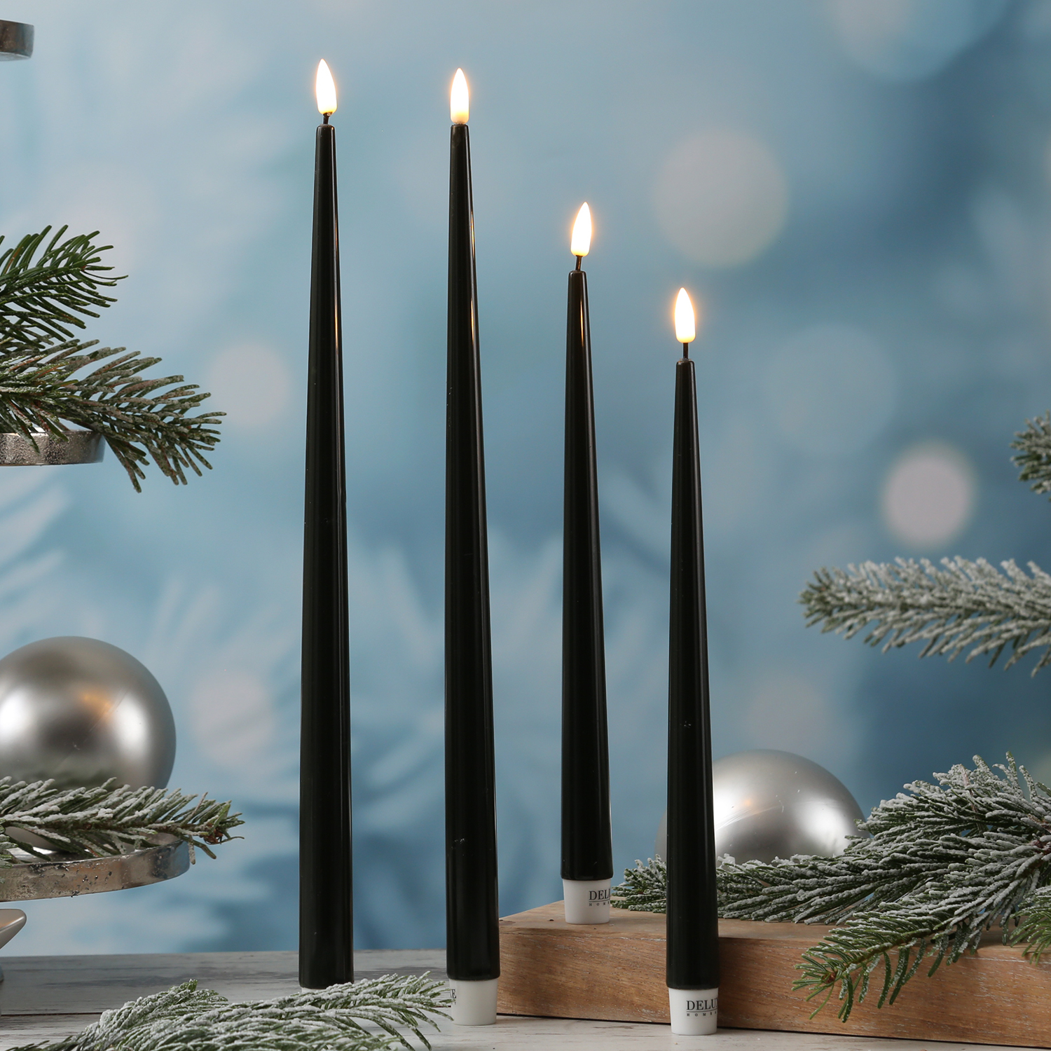 LED Stabkerzen ELLA - Echtwachs - realistische 3D Flamme - H: 28cm - dunkelgrün - 2 Stück LED Stabkerzen ELLA - Echtwachs - realistische 3D Flamme - H: 28cm - dunkelgrün - 2 Stück