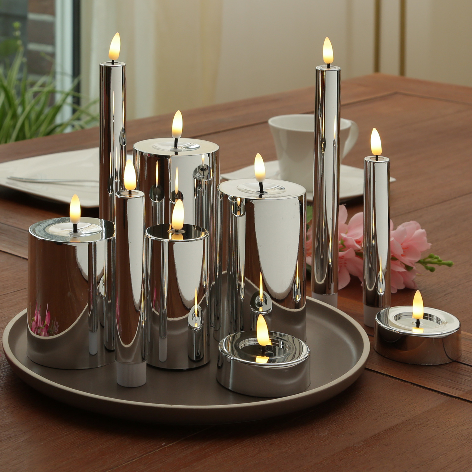 LED Stabkerzen - Tafelkerzen aus Kunststoff - H- 17cm - Timer - silber glänzend - 2er Set LED Stabkerzen - Tafelkerzen aus Kunststoff - H- 17cm - Timer - silber glänzend - 2er Set