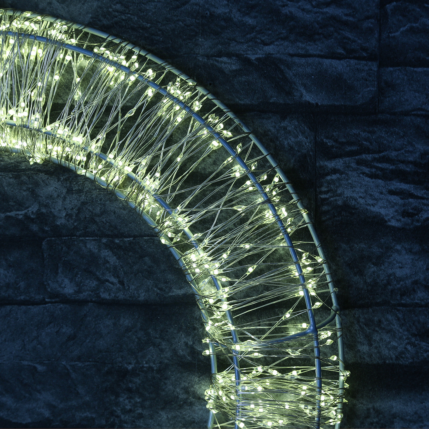 LED Kranz abgeflacht - Lichterkranz mit 1500 warmweißen LED - D: 40cm - 8Modi/Timer - Innen/Außen LED Kranz abgeflacht - Lichterkranz mit 1500 warmweißen LED - D: 40cm - 8Modi/Timer - Innen/Außen