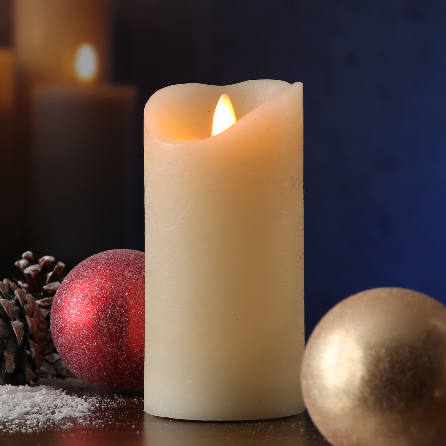 LED Kerze GLOW - Echtwachs - warmweiß glimmende Flamme - H: 15cm, D: 7,5cm - Timer - creme LED Kerze GLOW - Echtwachs - warmweiß glimmende Flamme - H: 15cm, D: 7,5cm - Timer - creme